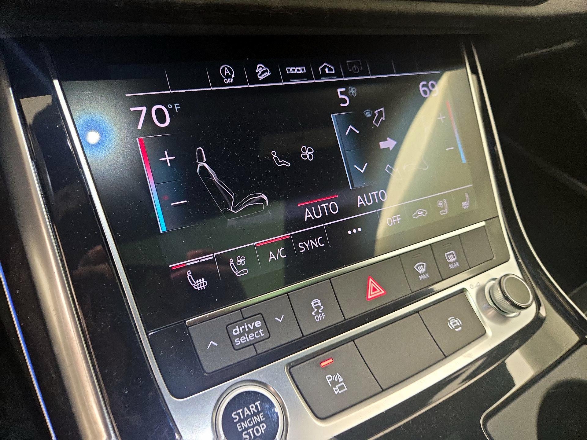 Thumbnail: 2021 Audi Q8 - 16