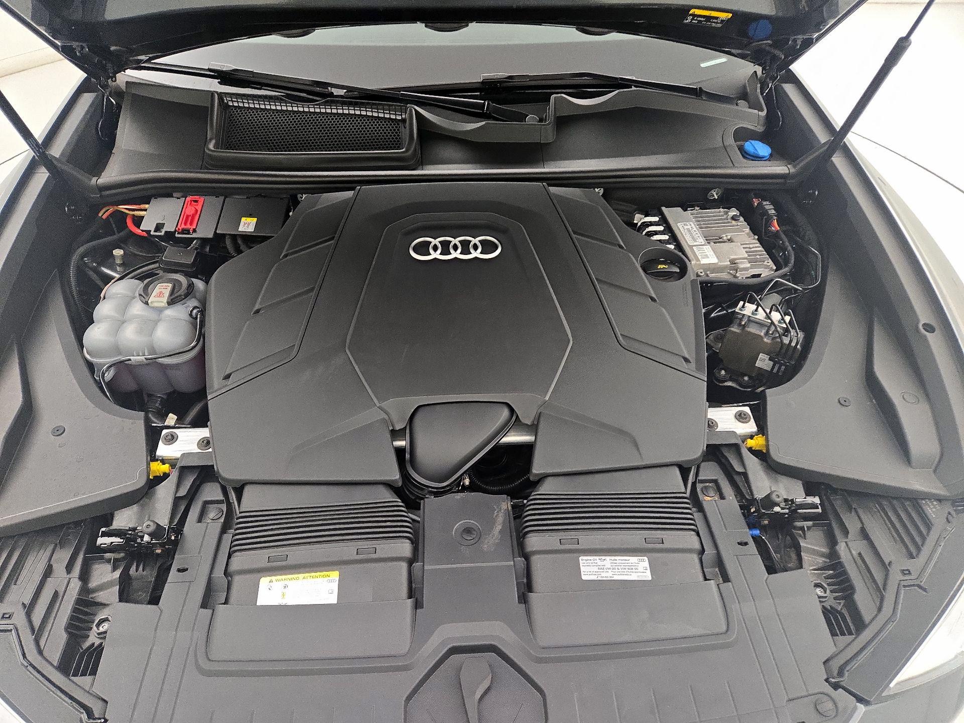 Thumbnail: 2021 Audi Q8 - 20