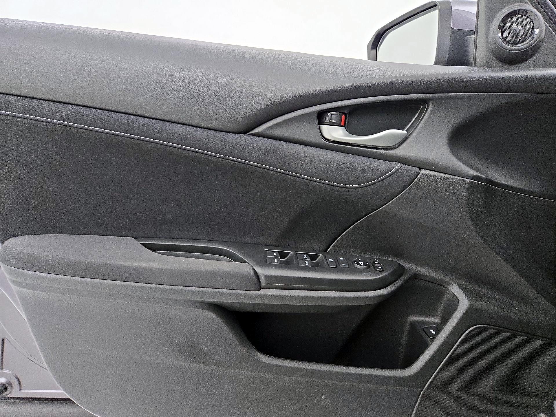 Thumbnail: 2020 Honda Insight - 12