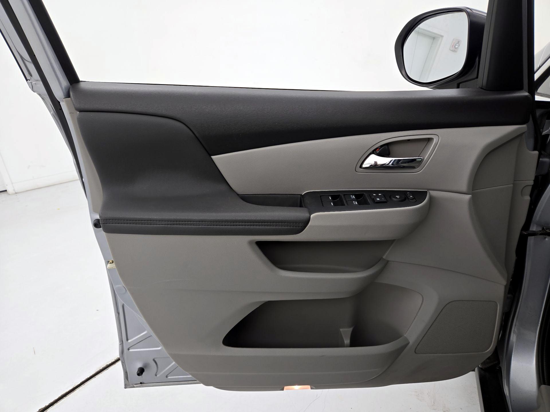 Thumbnail: 2016 Honda Odyssey - 12