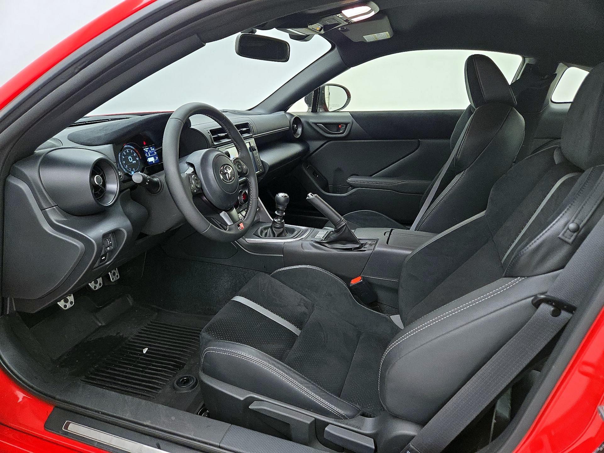 Thumbnail: 2025 Toyota GR86 - 11