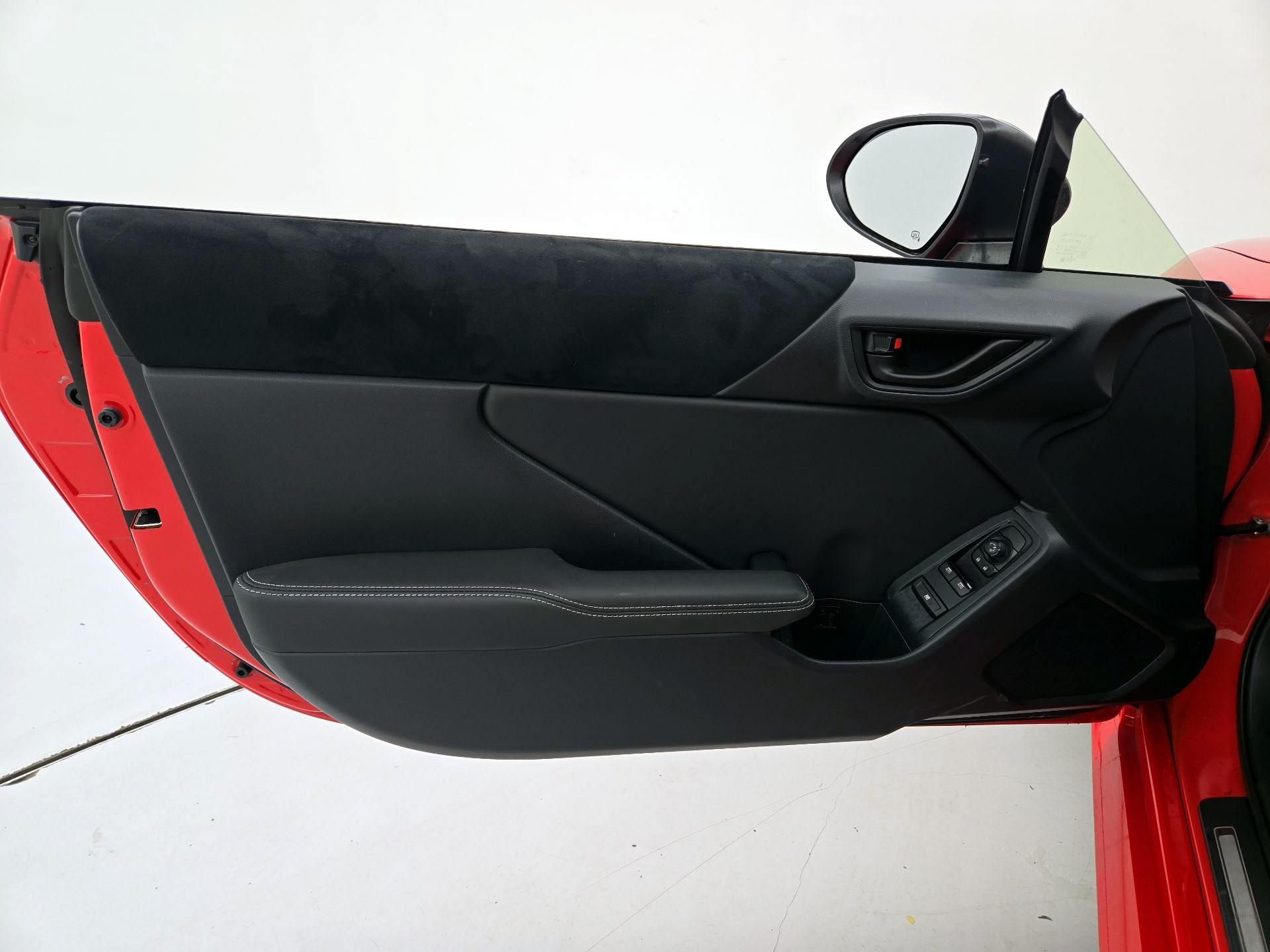 Thumbnail: 2025 Toyota GR86 - 12