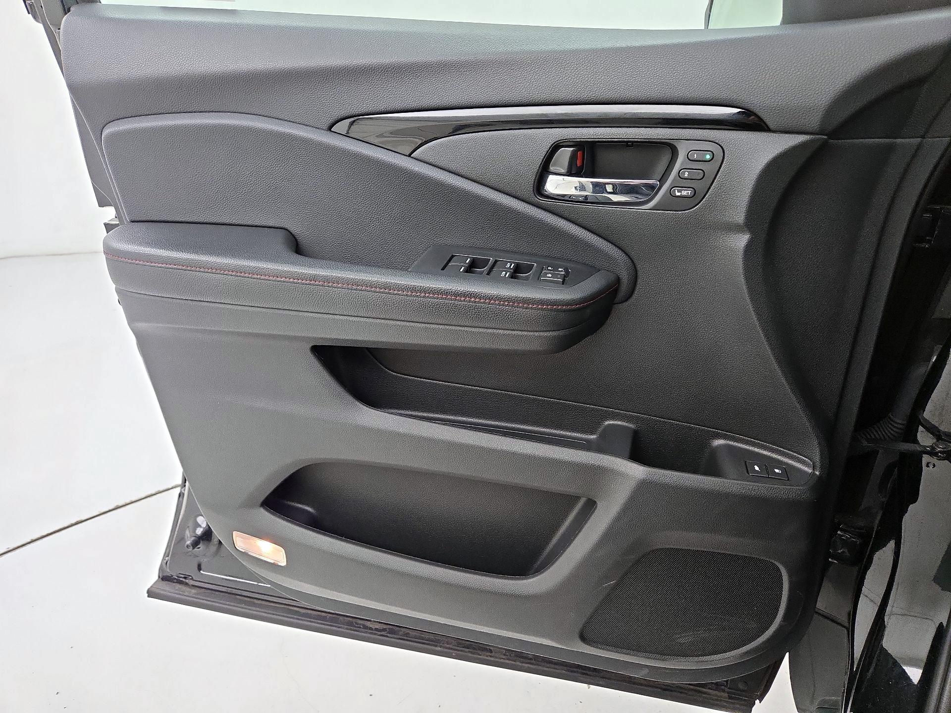 Thumbnail: 2020 Honda Pilot - 12