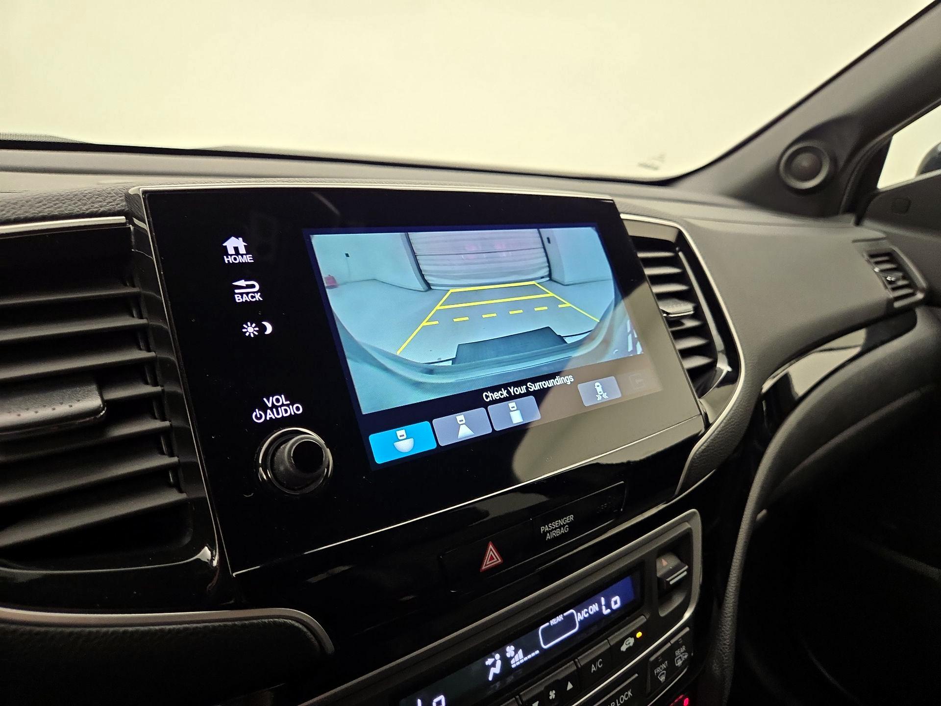 Thumbnail: 2020 Honda Pilot - 15