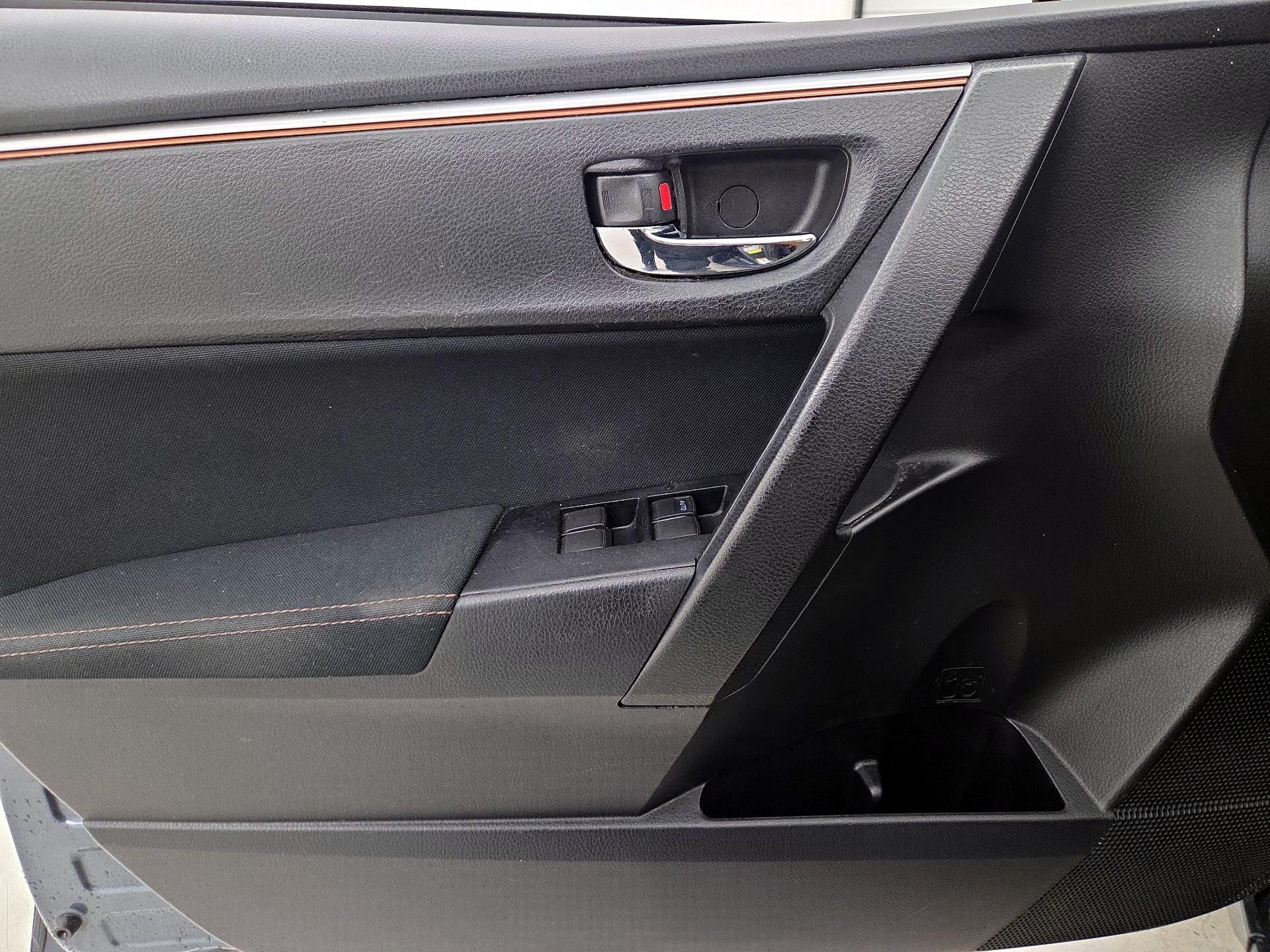 Thumbnail: 2014 Toyota Corolla - 12