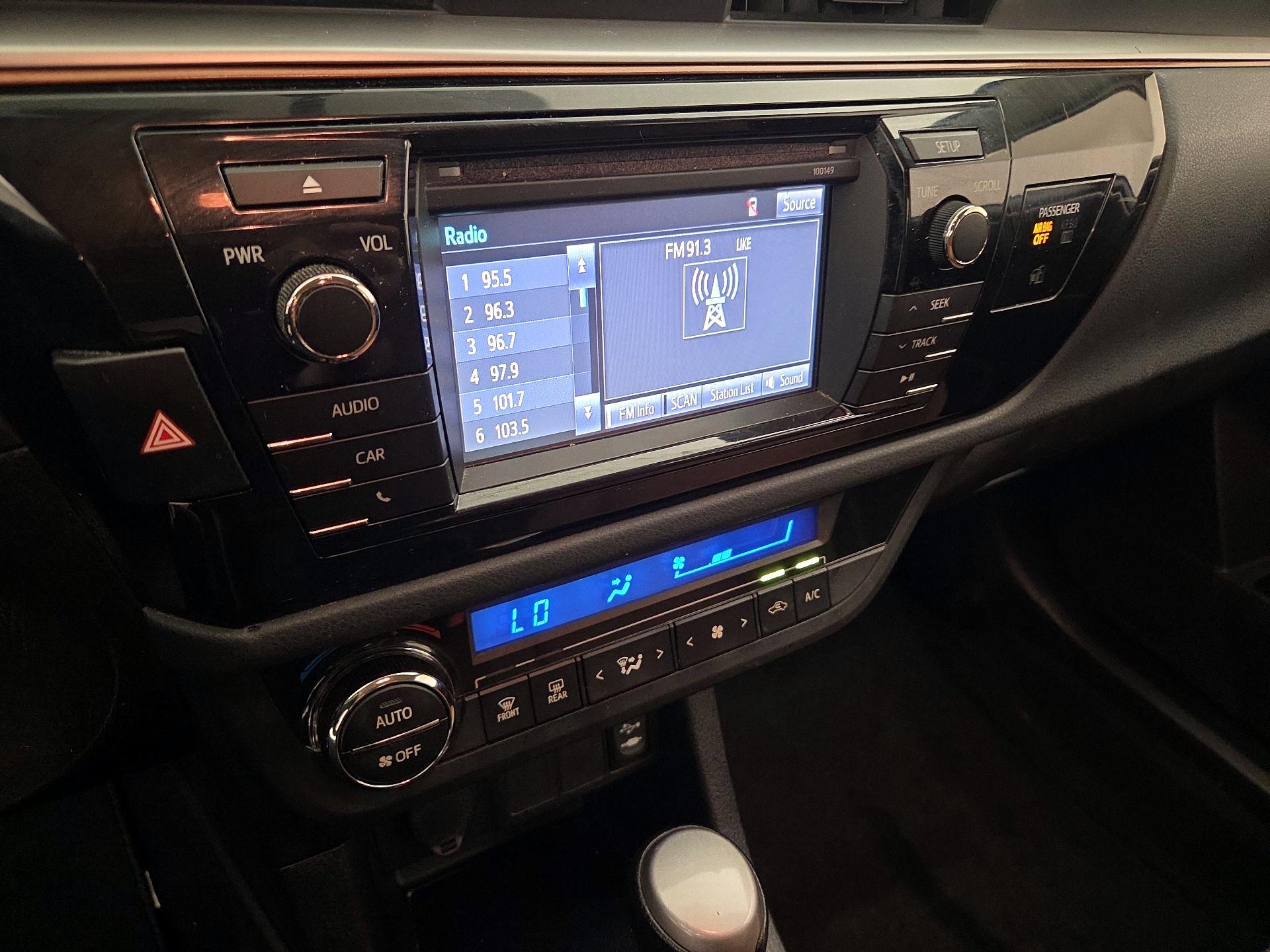 Thumbnail: 2014 Toyota Corolla - 15