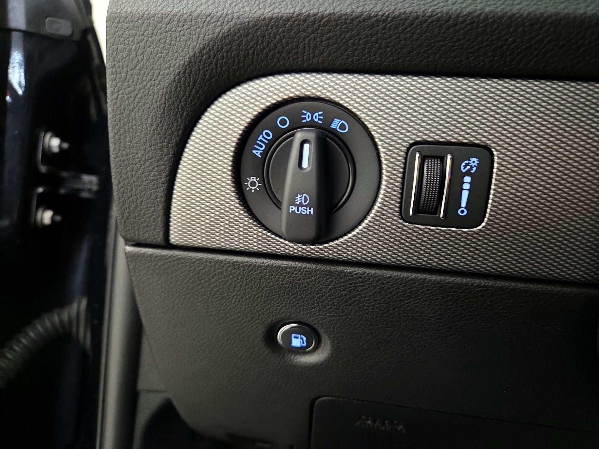 Thumbnail: 2018 Dodge Durango - 13