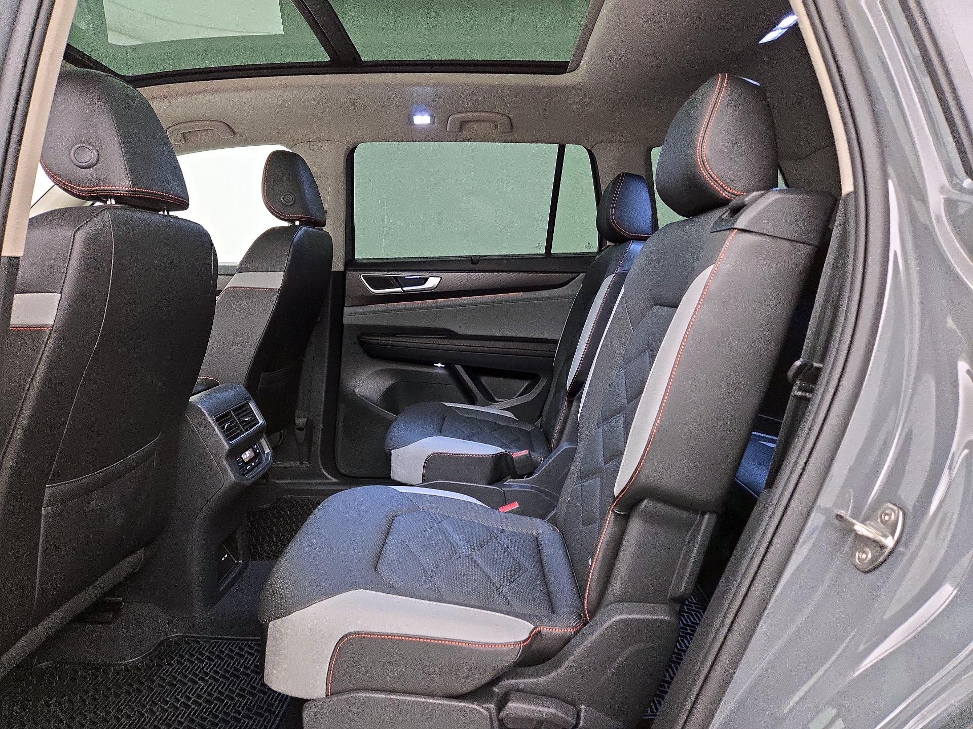 Thumbnail: 2024 Volkswagen Atlas - 20