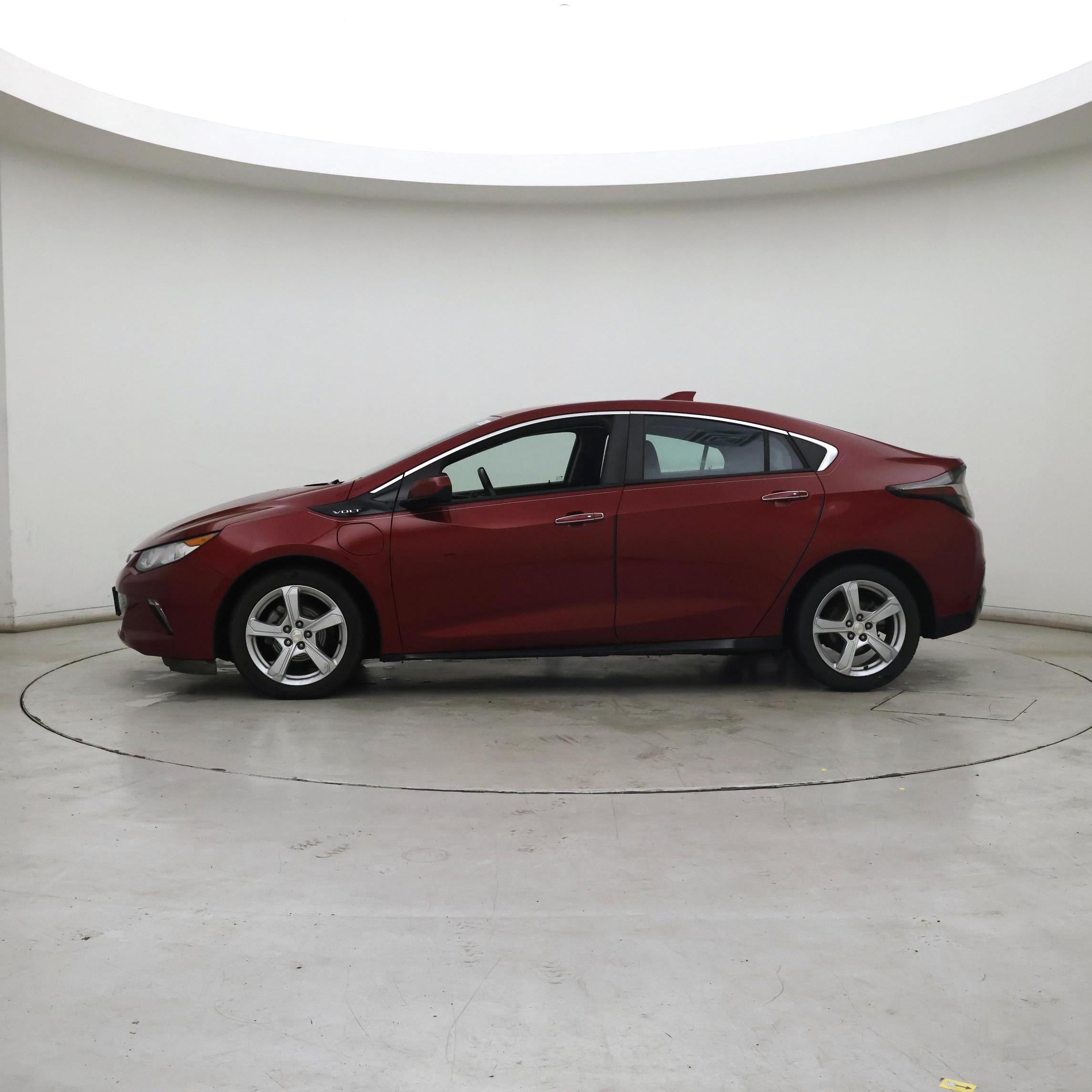 Thumbnail: 2018 Chevrolet Volt - 3