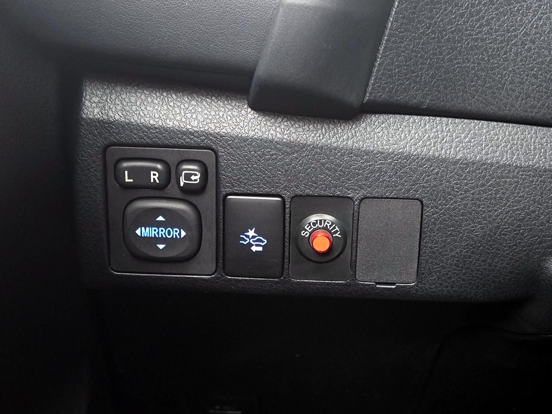 Thumbnail: 2018 Toyota Corolla iM - 13