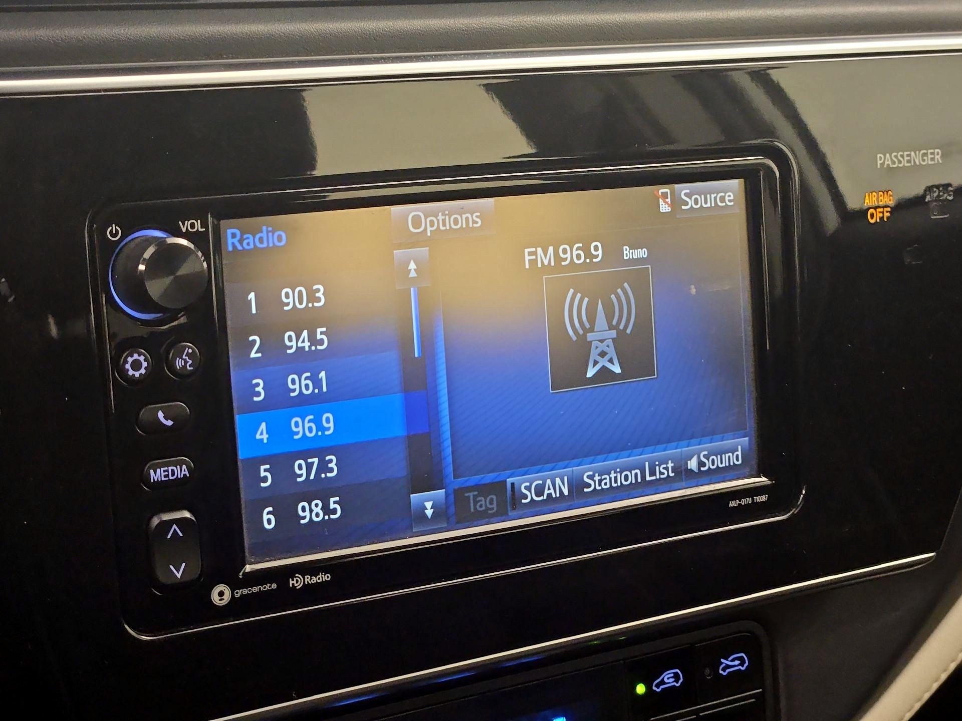 Thumbnail: 2018 Toyota Corolla iM - 15