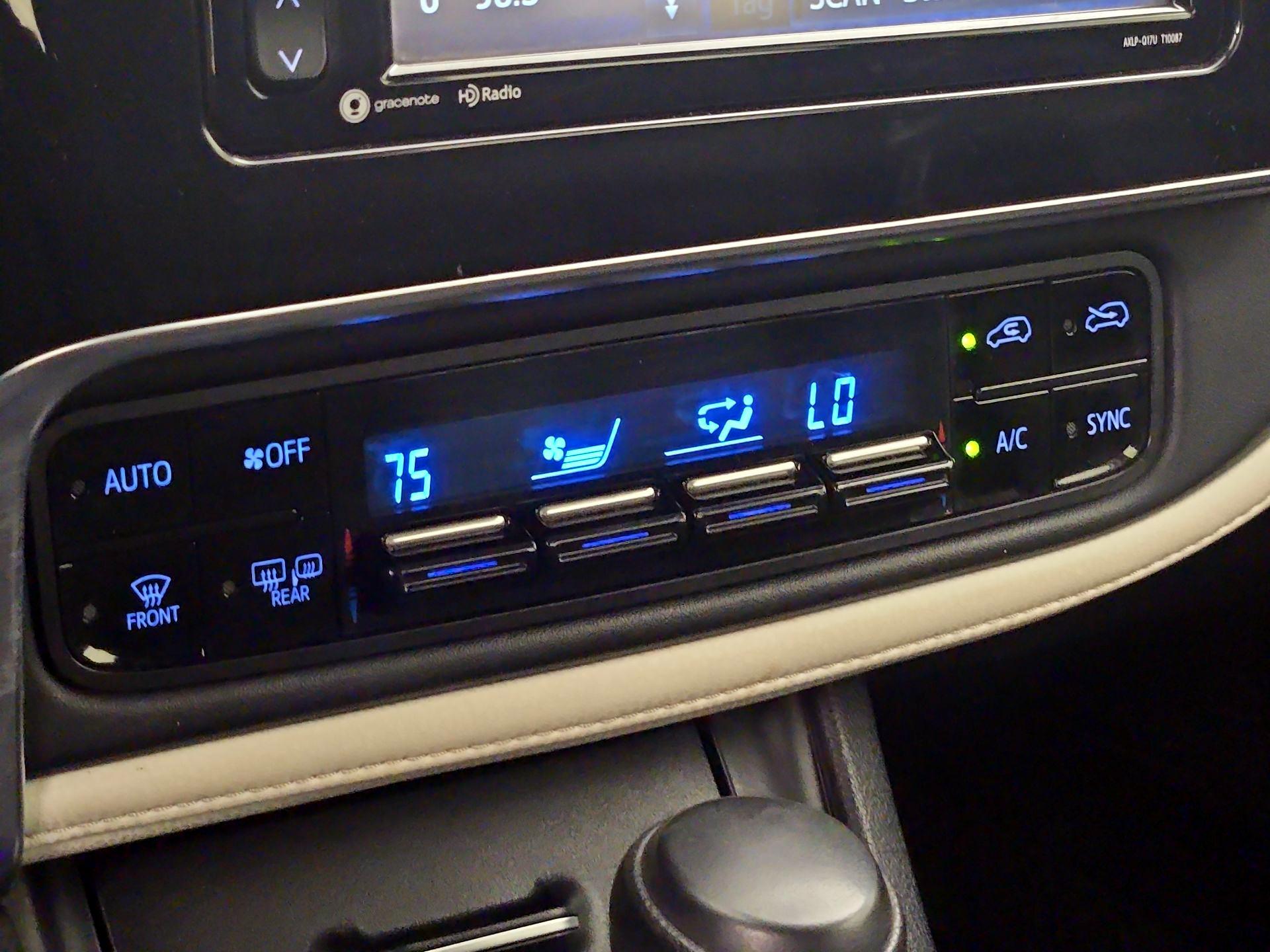 Thumbnail: 2018 Toyota Corolla iM - 16