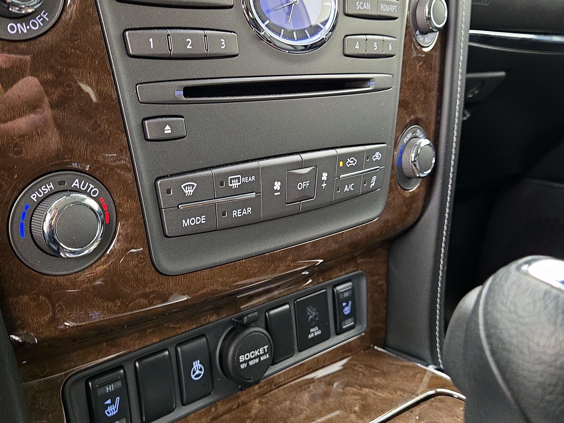 Thumbnail: 2017 INFINITI QX80 - 17