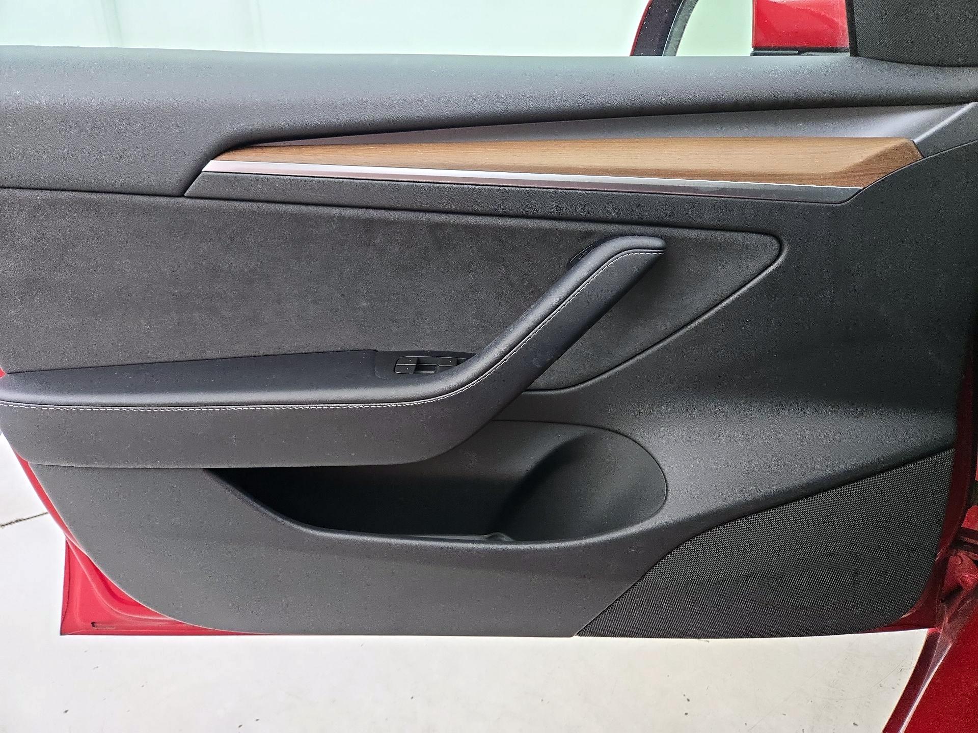 Thumbnail: 2023 Tesla Model 3 - 12