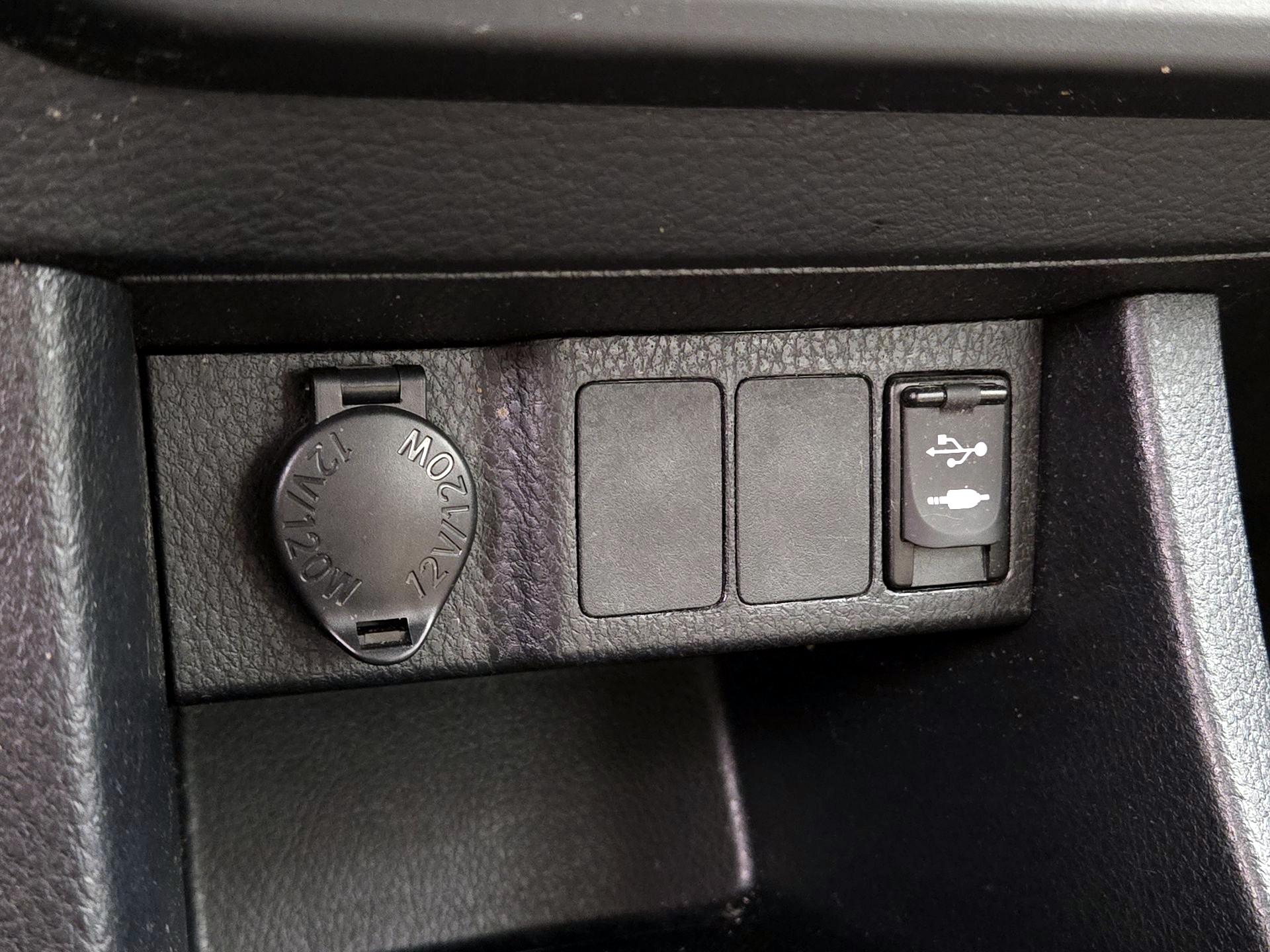 Thumbnail: 2014 Toyota Corolla - 18