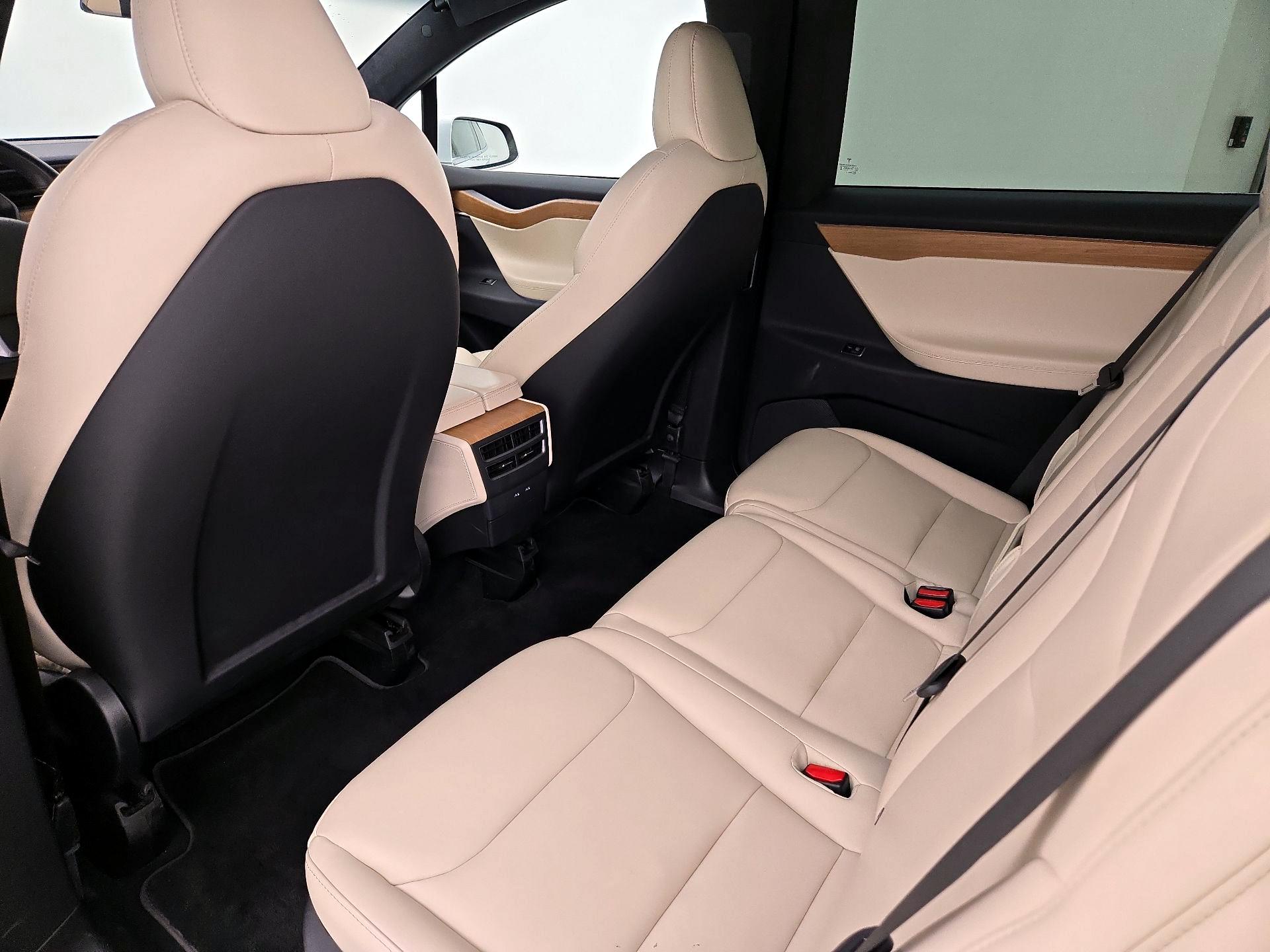 Thumbnail: 2020 Tesla Model X - 20