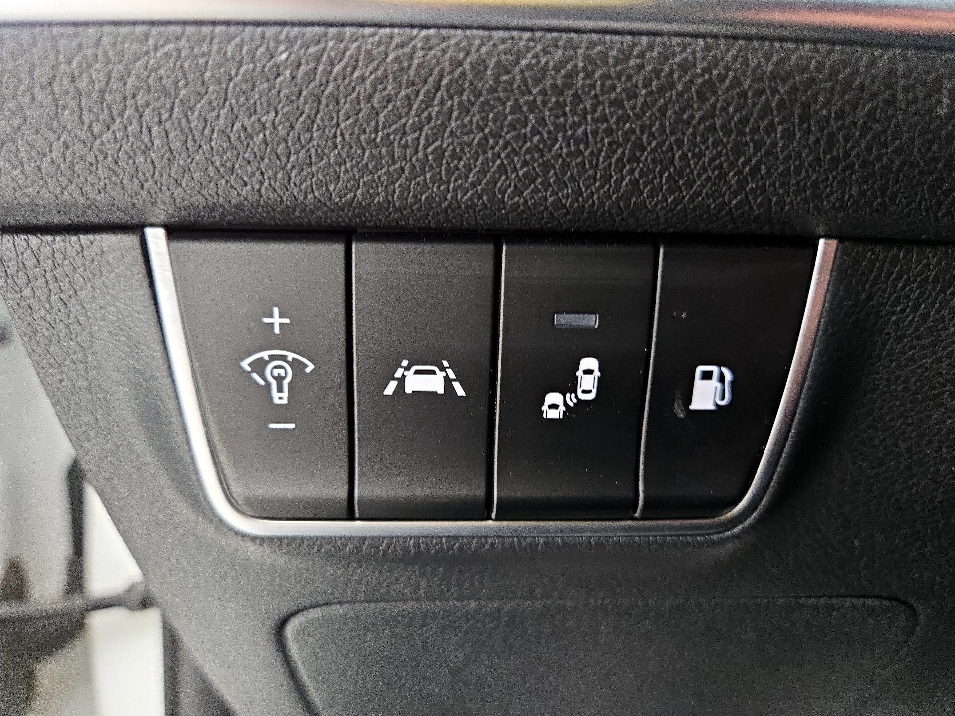 Thumbnail: 2019 Kia Stinger - 13