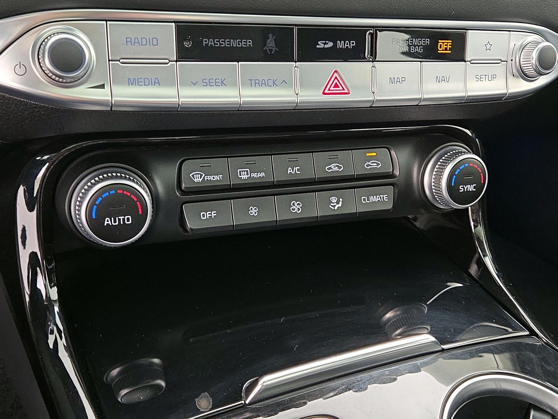 Thumbnail: 2019 Kia Stinger - 17