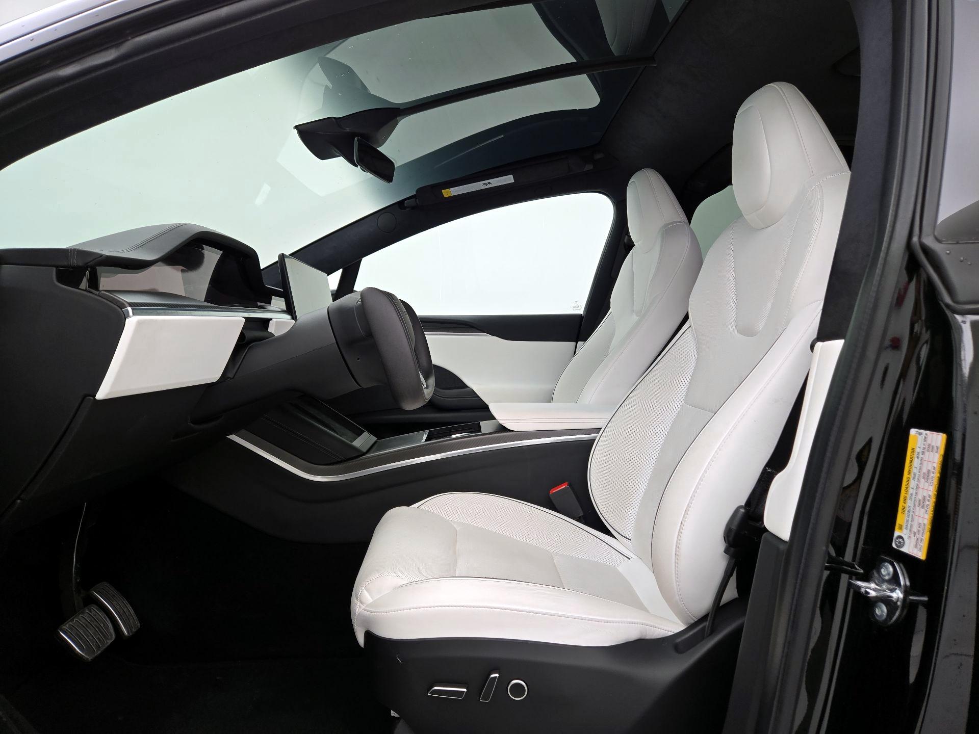 Thumbnail: 2023 Tesla Model X - 11