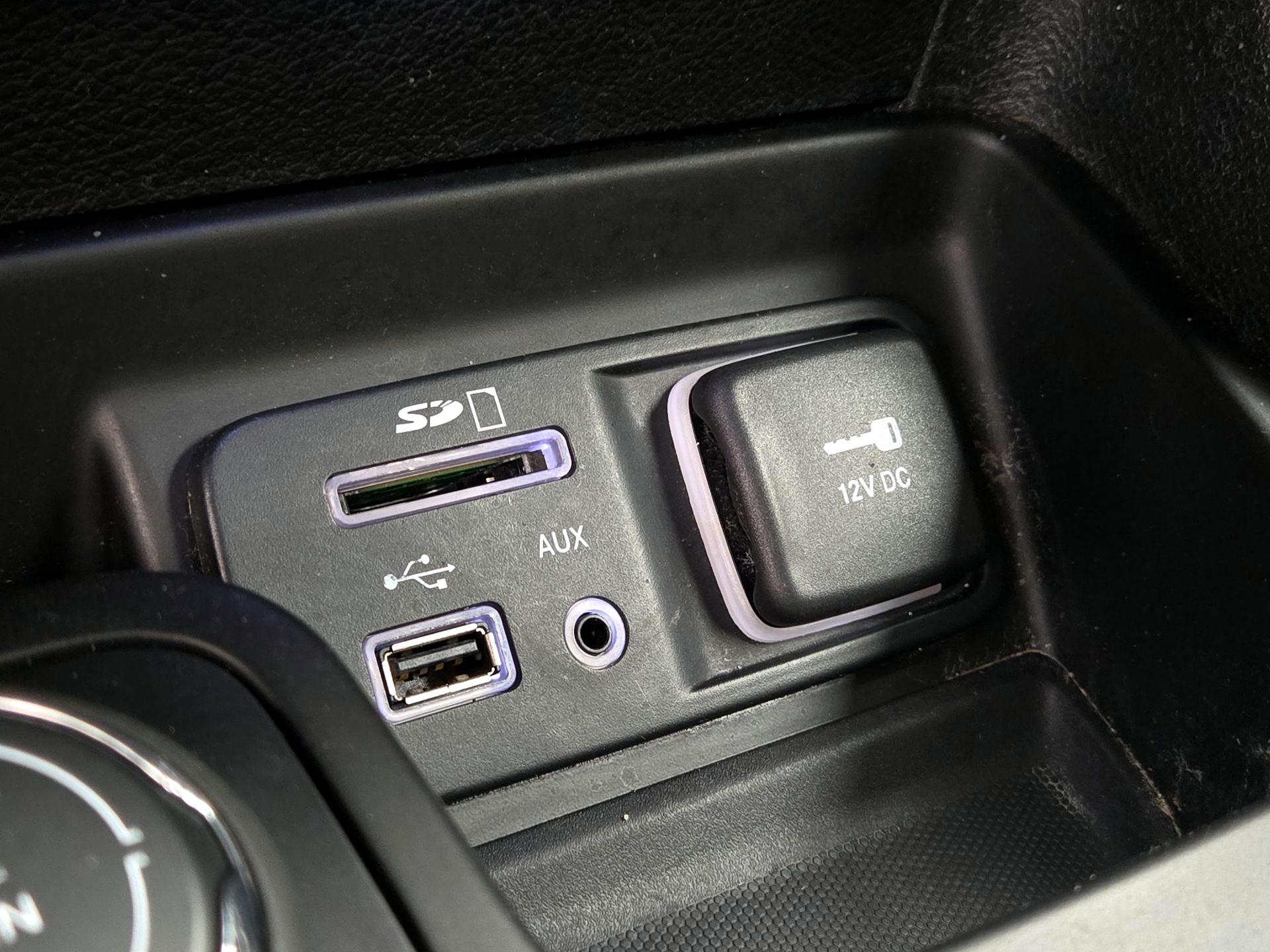 Thumbnail: 2014 Jeep Cherokee - 17