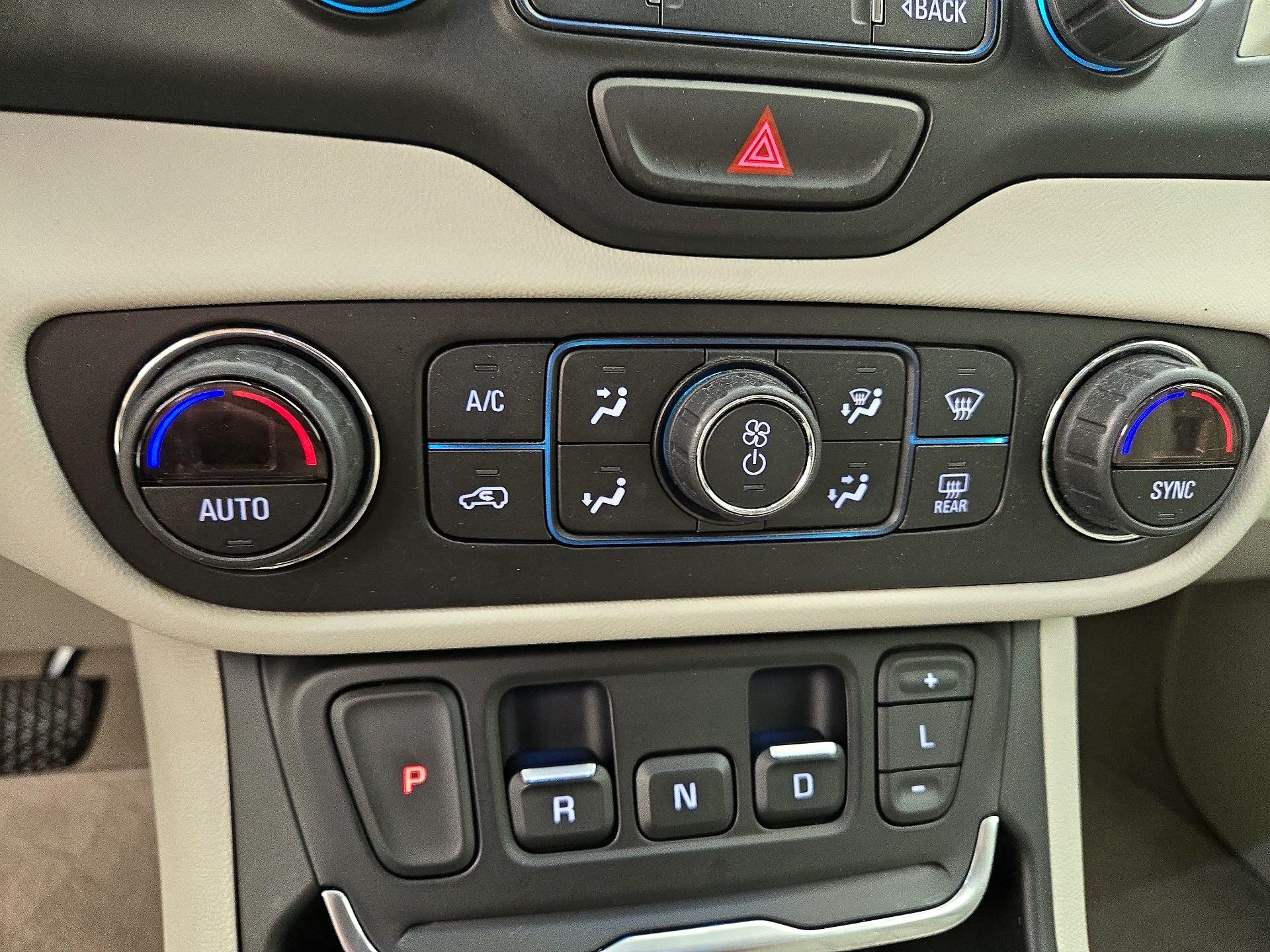 Thumbnail: 2020 GMC Terrain - 17