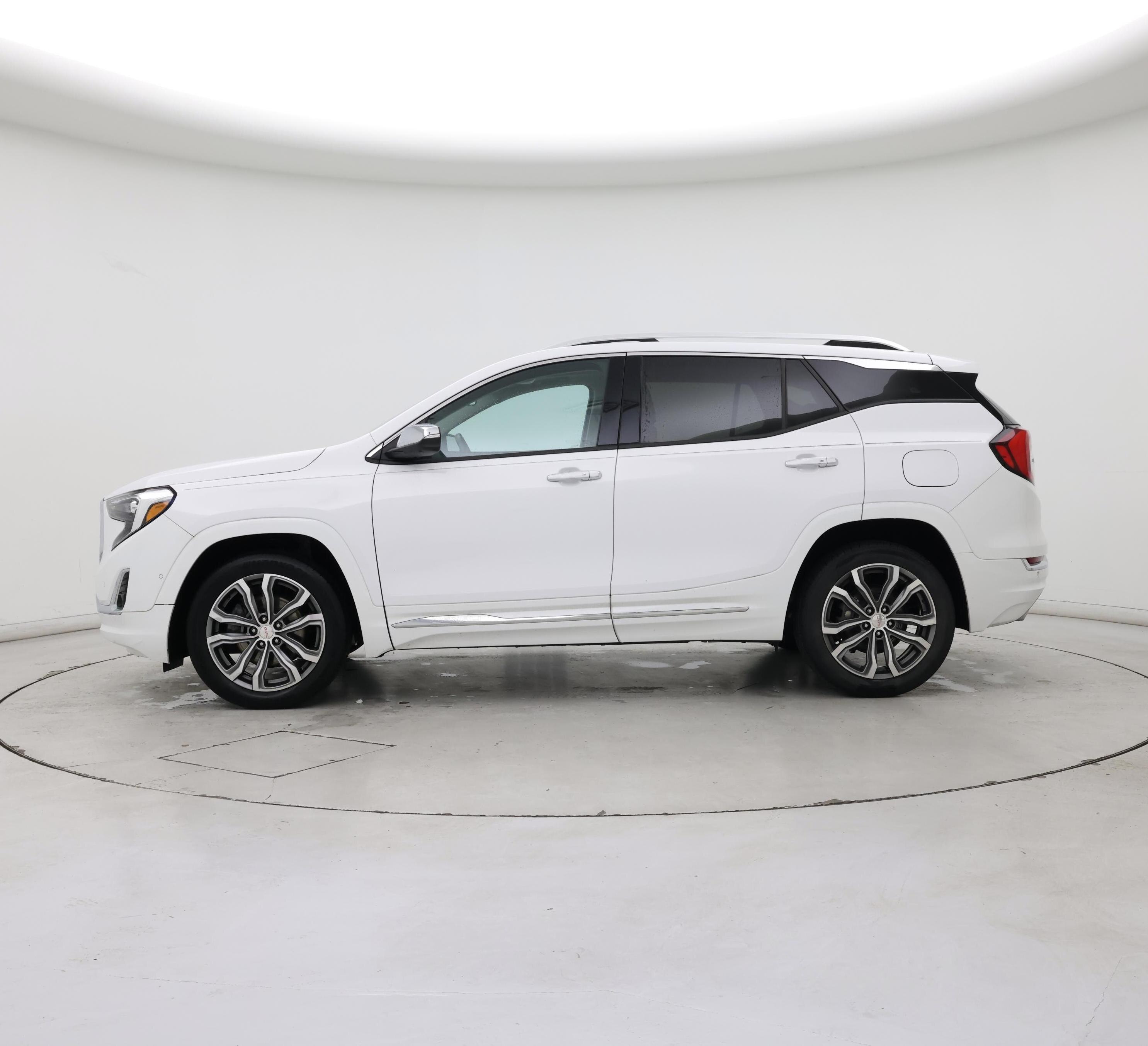 Thumbnail: 2020 GMC Terrain - 3
