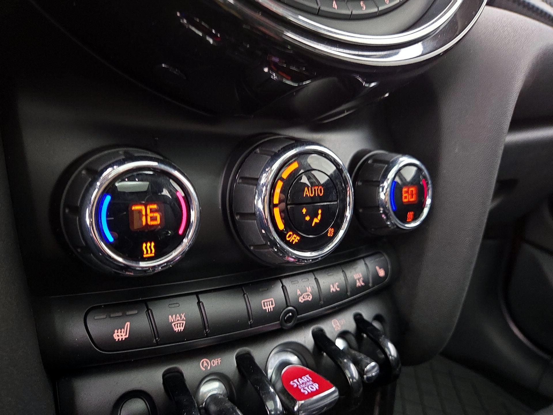 Thumbnail: 2016 MINI Cooper Hardtop - 16