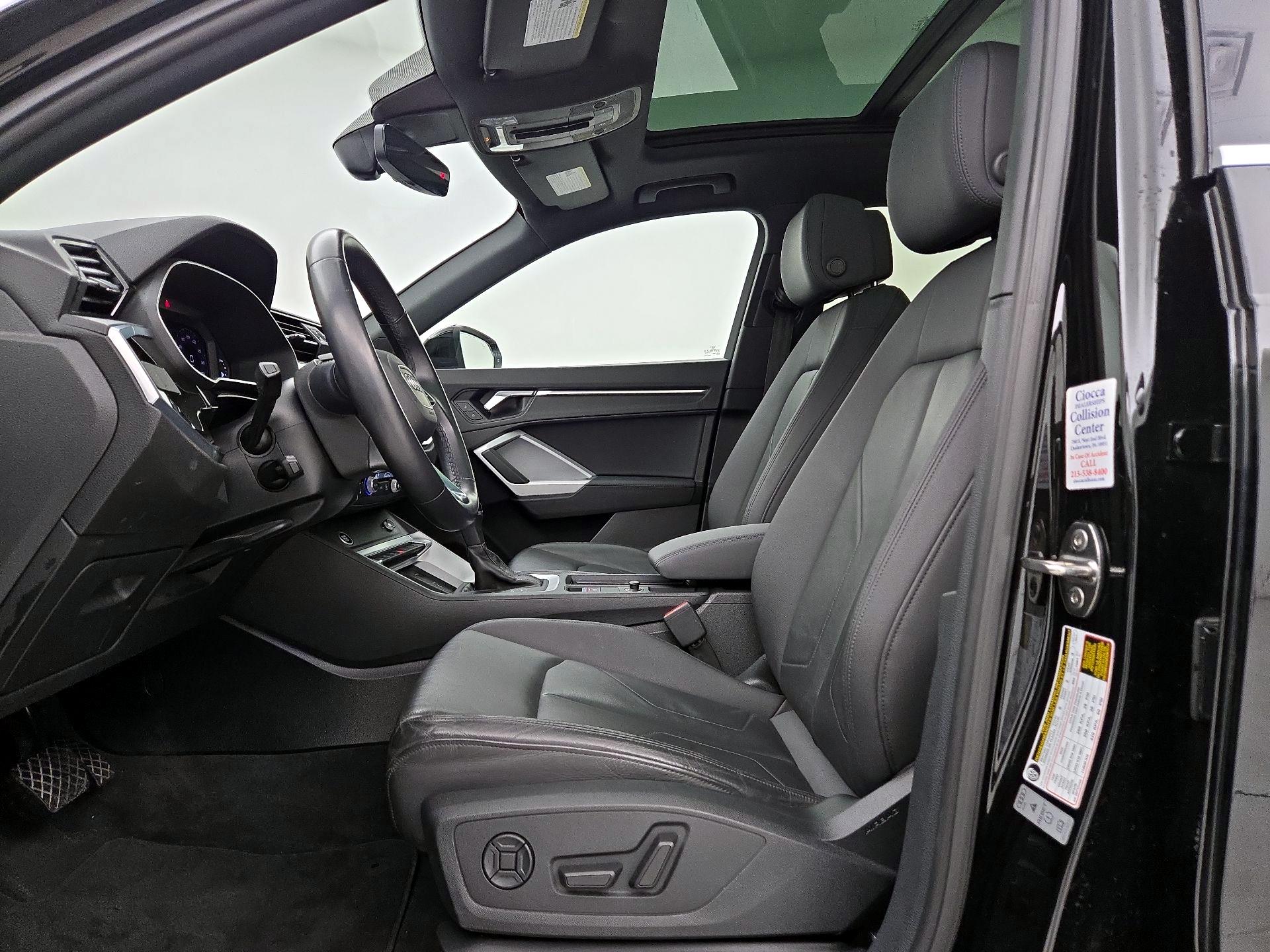 Thumbnail: 2021 Audi Q3 - 11