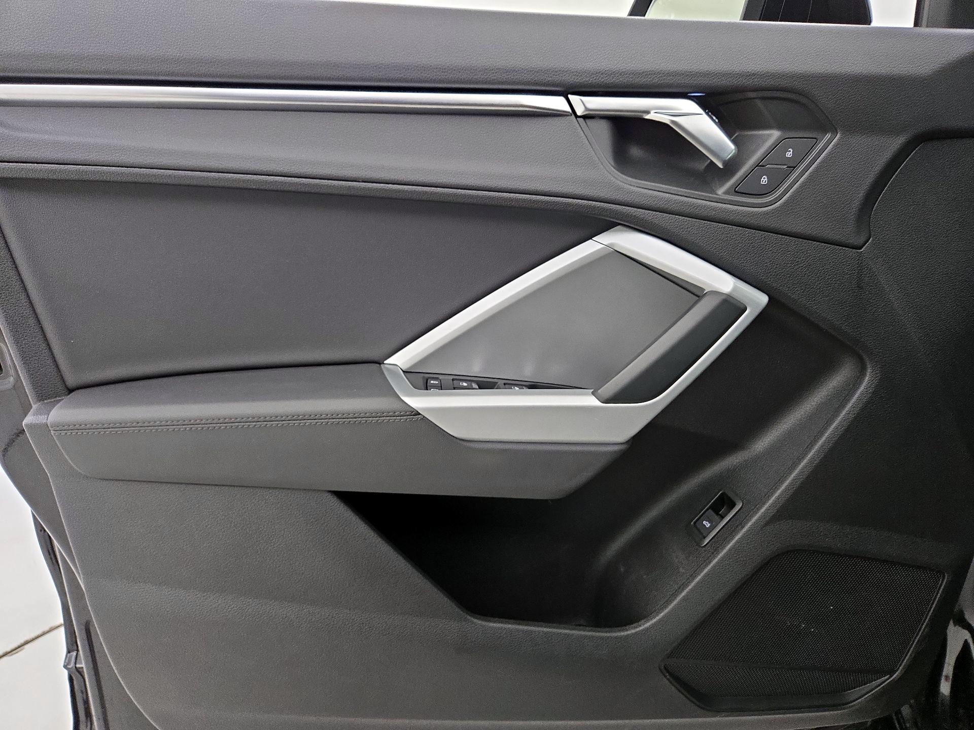 Thumbnail: 2021 Audi Q3 - 12