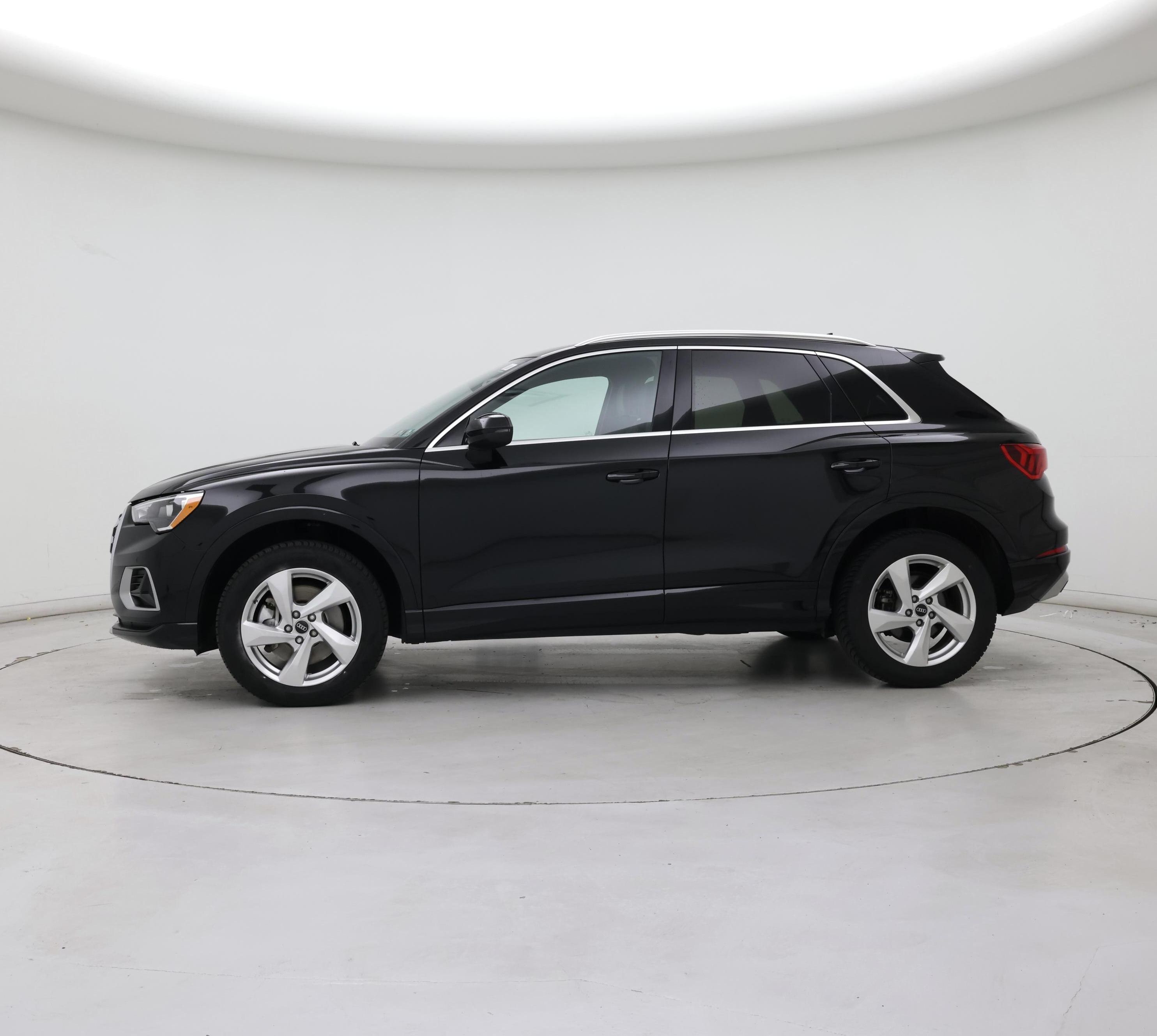 Thumbnail: 2021 Audi Q3 - 3