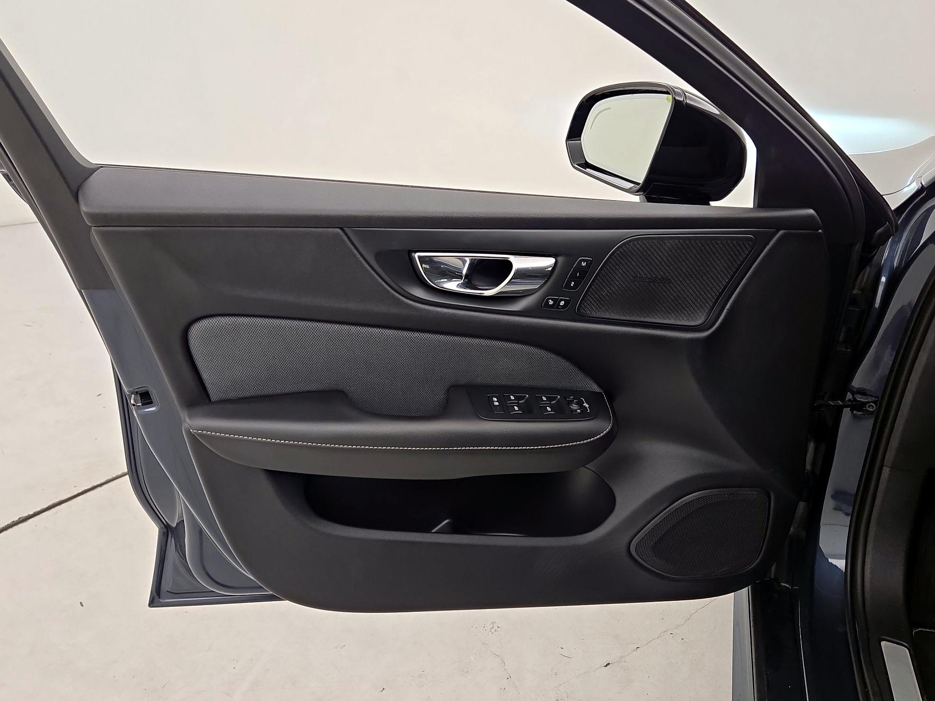 Thumbnail: 2019 Volvo S60 - 12