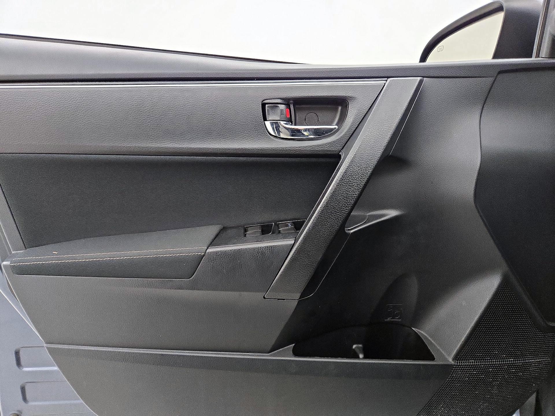 Thumbnail: 2017 Toyota Corolla - 12