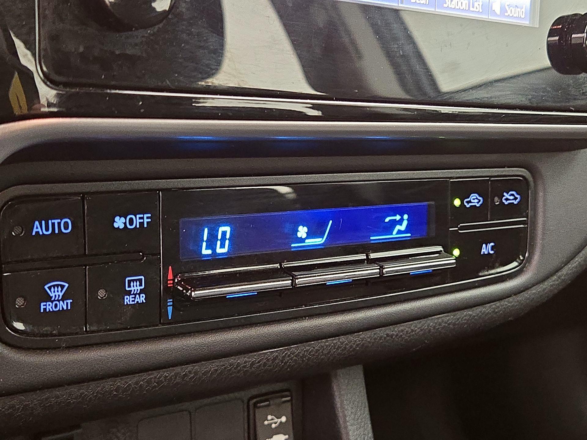 Thumbnail: 2017 Toyota Corolla - 15