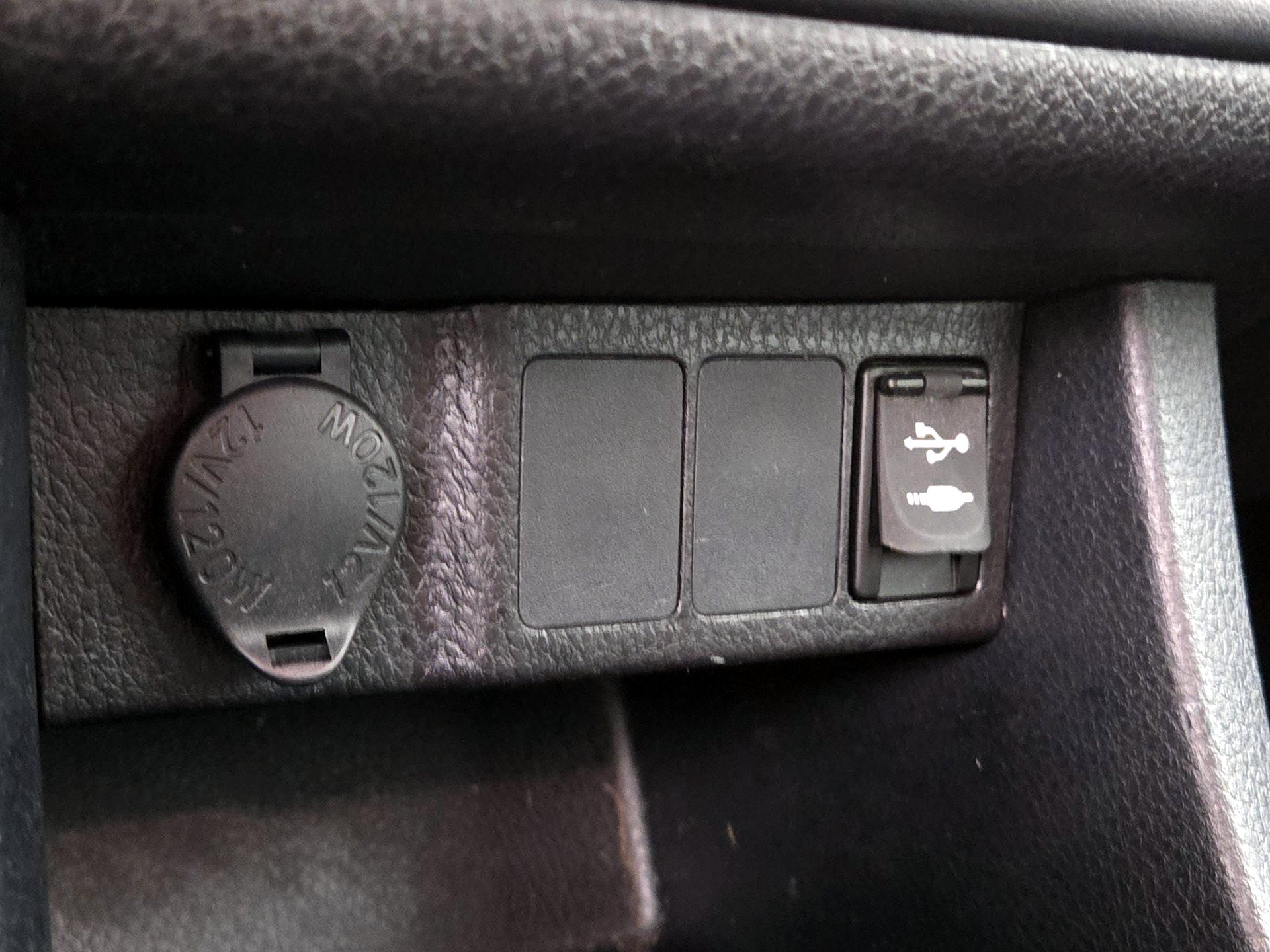 Thumbnail: 2017 Toyota Corolla - 17