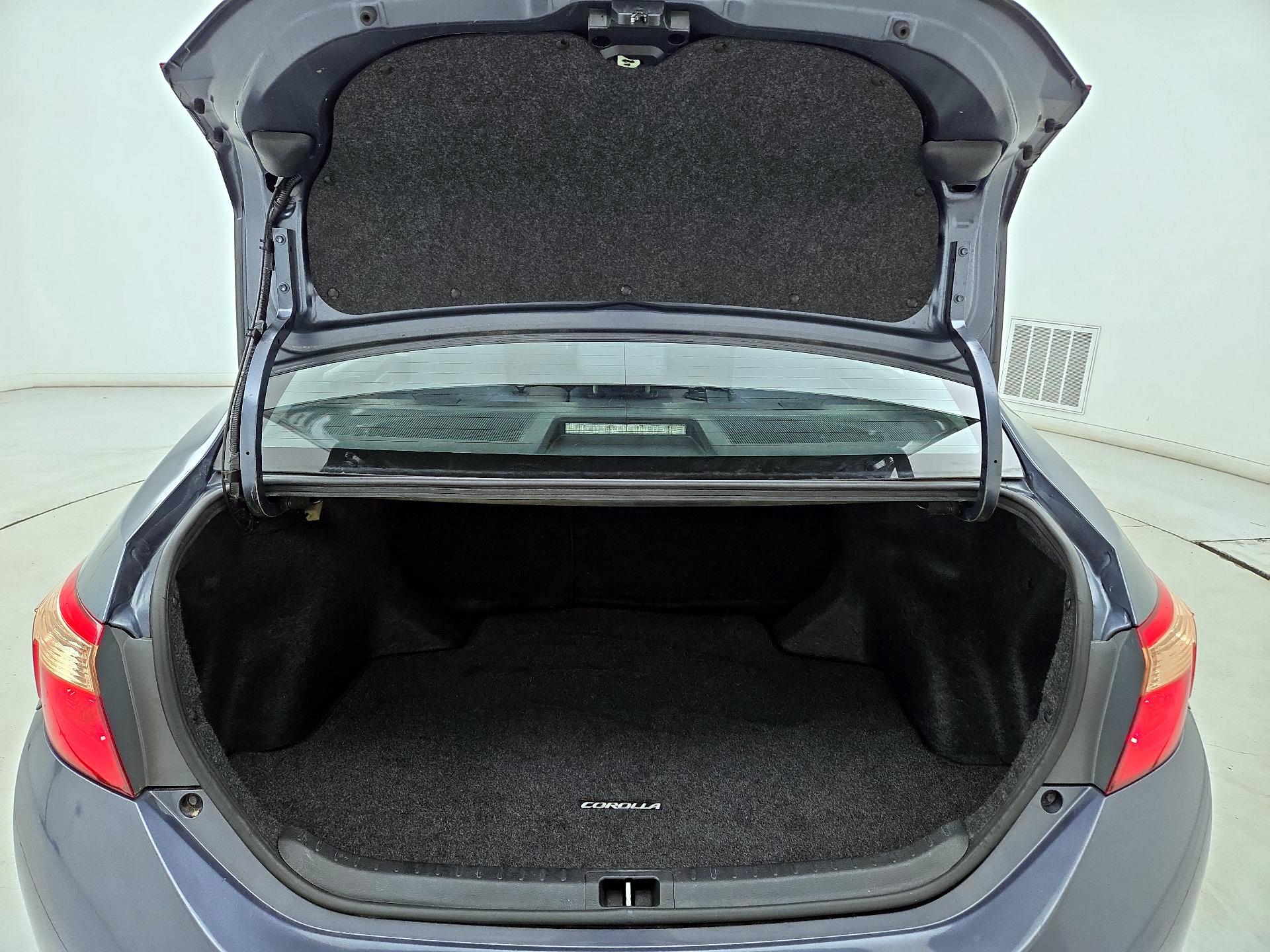 Thumbnail: 2017 Toyota Corolla - 18