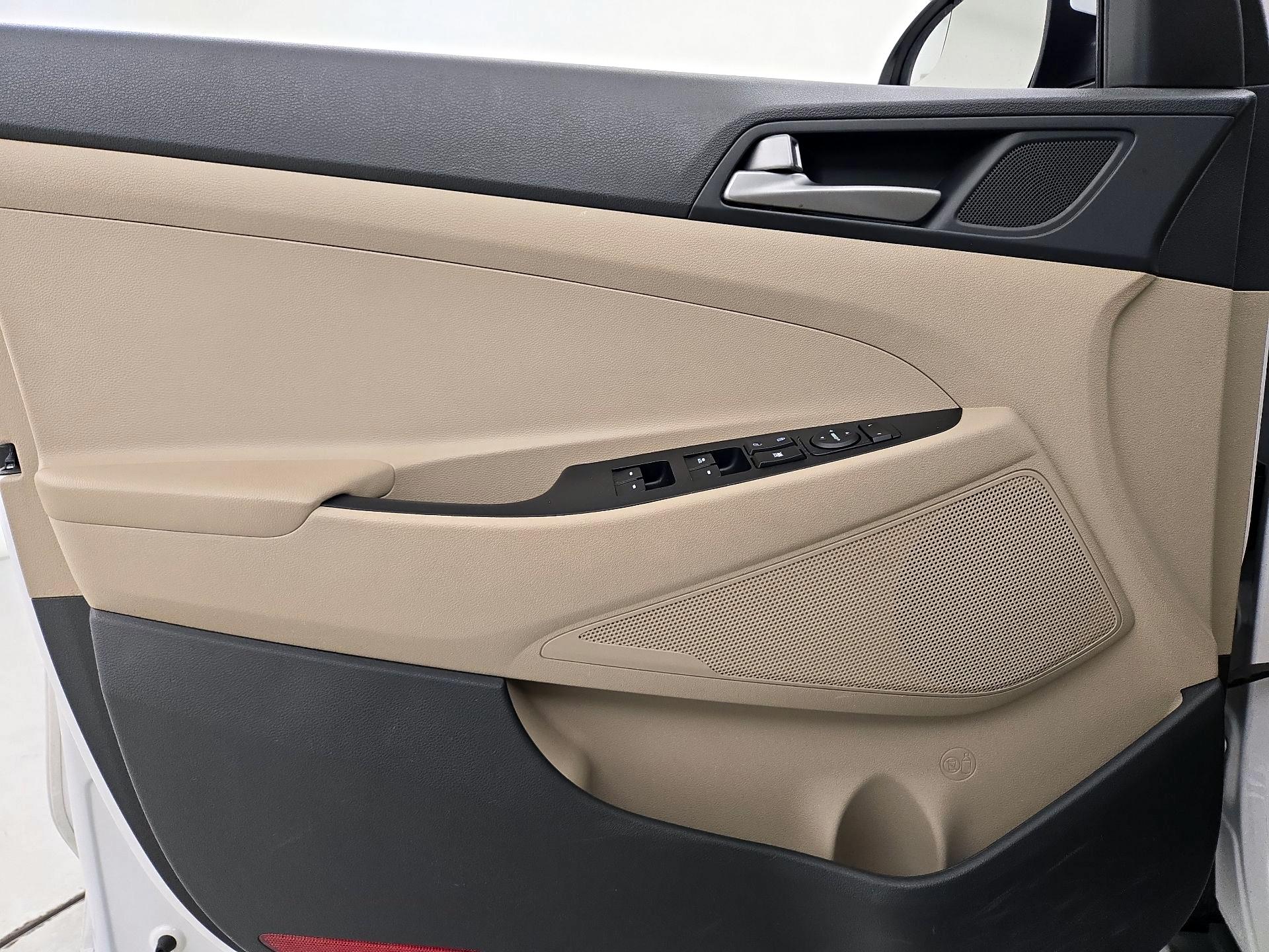 Thumbnail: 2018 Hyundai Tucson - 12