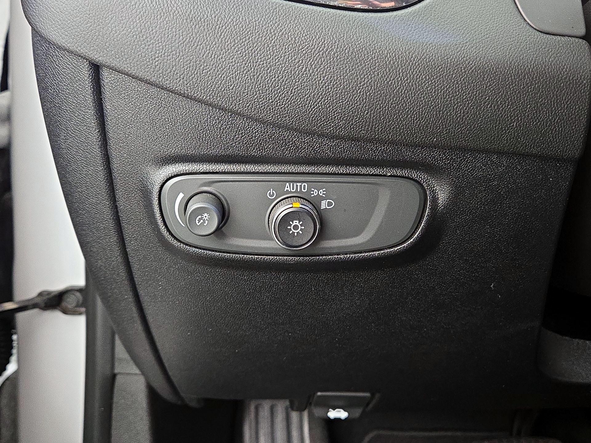 Thumbnail: 2019 Chevrolet Equinox - 13