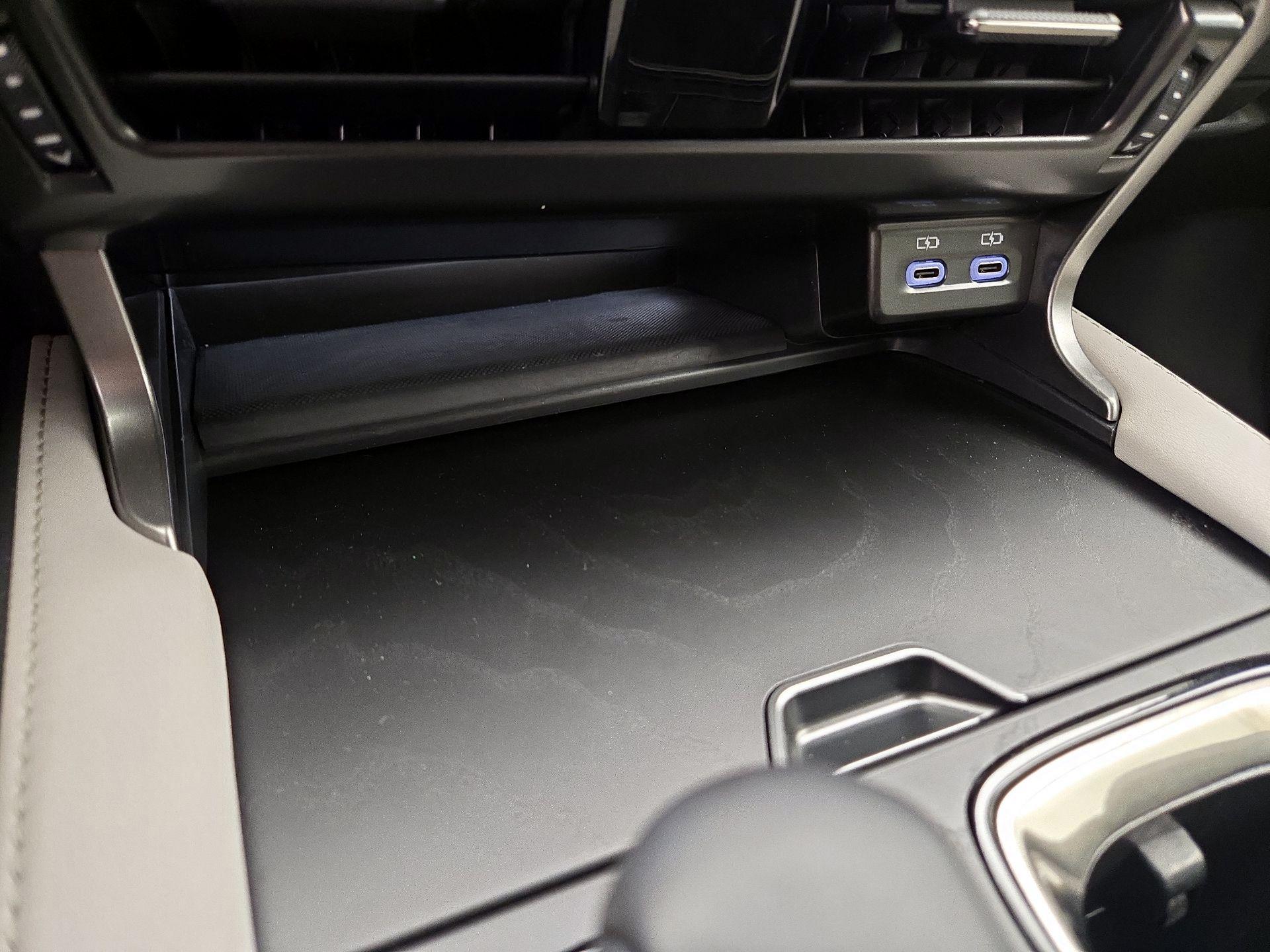 Thumbnail: 2025 Lexus RX - 18