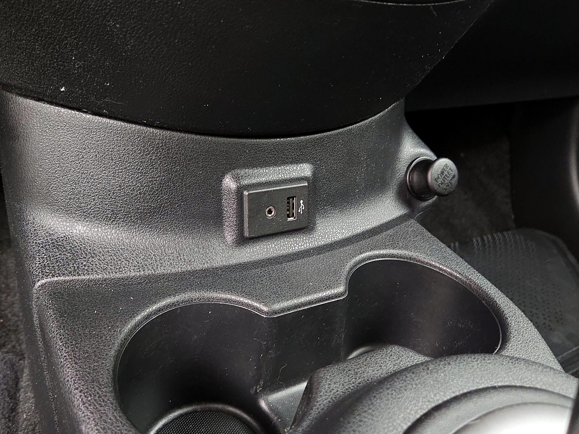 Thumbnail: 2017 Nissan Versa - 17