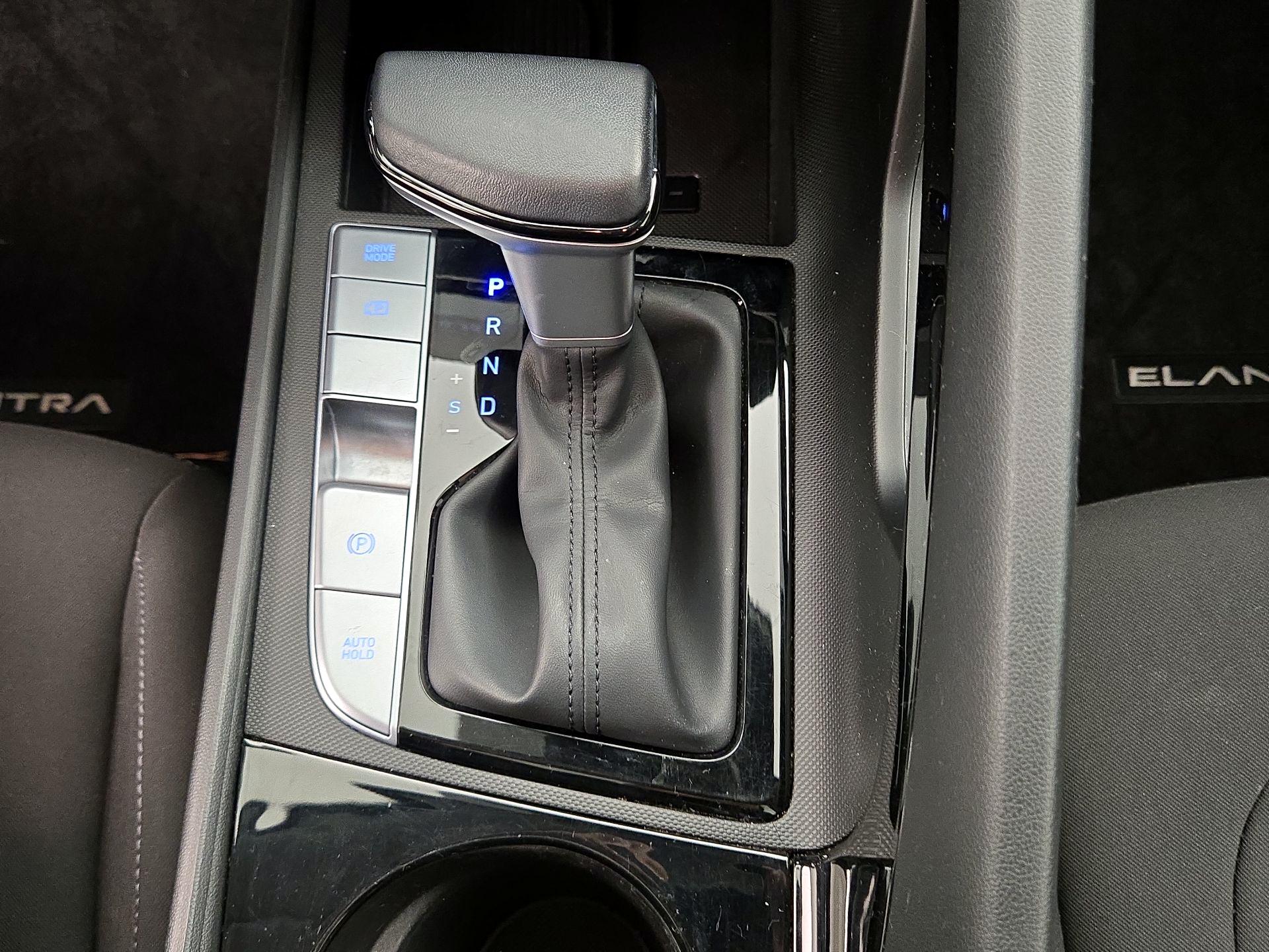 Thumbnail: 2024 Hyundai Elantra - 17