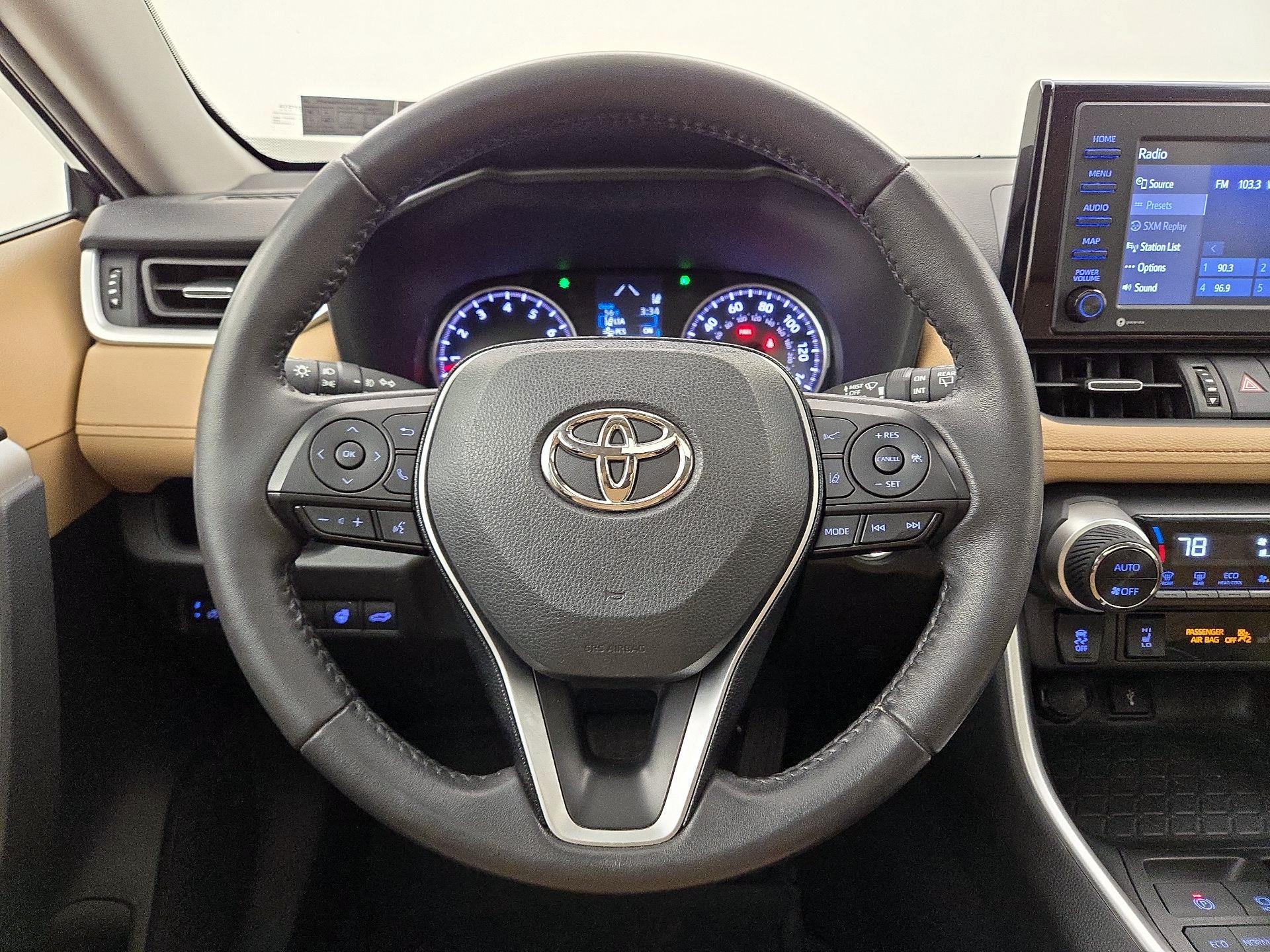 Thumbnail: 2021 Toyota RAV4 - 10