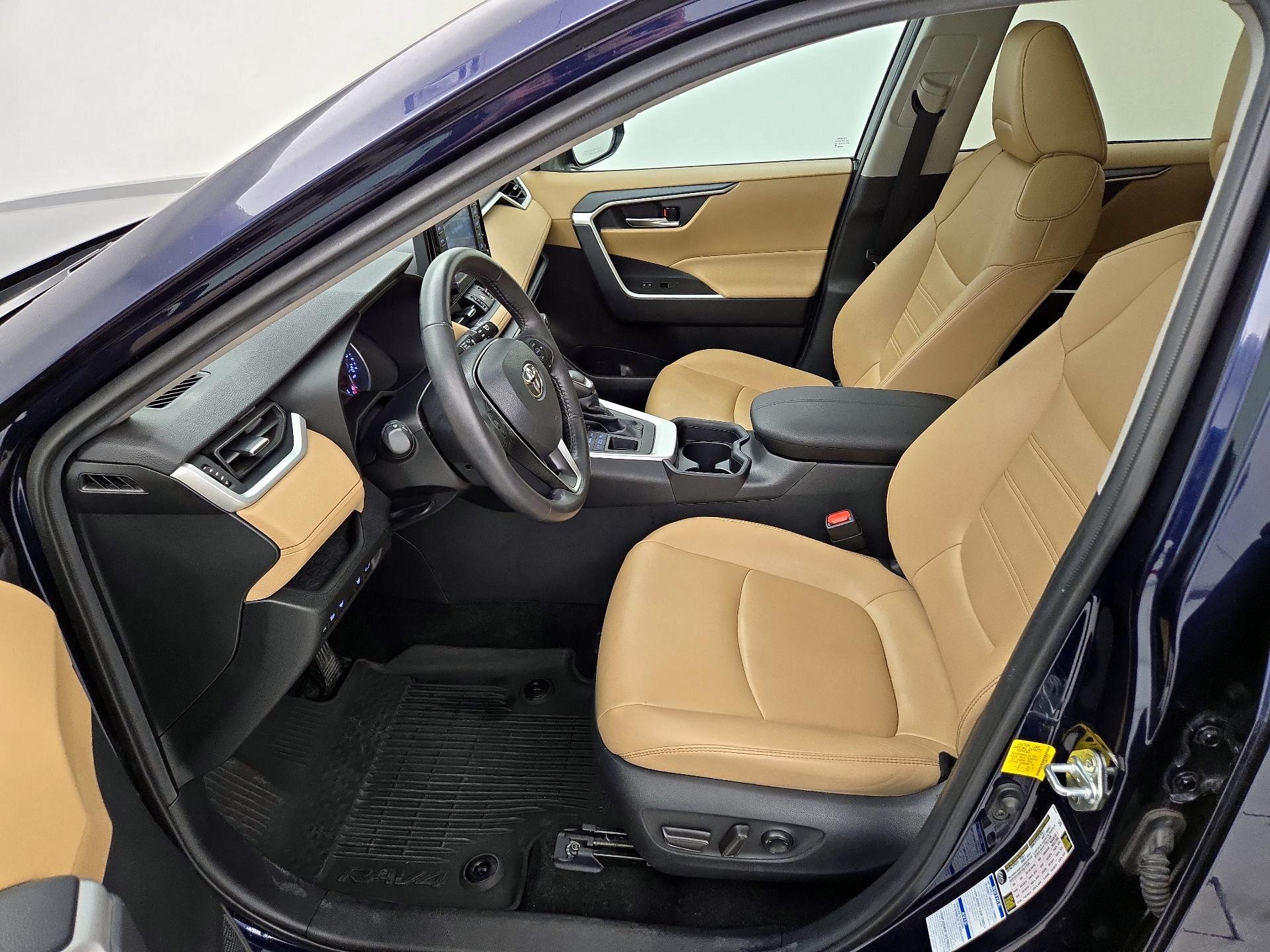 Thumbnail: 2021 Toyota RAV4 - 11