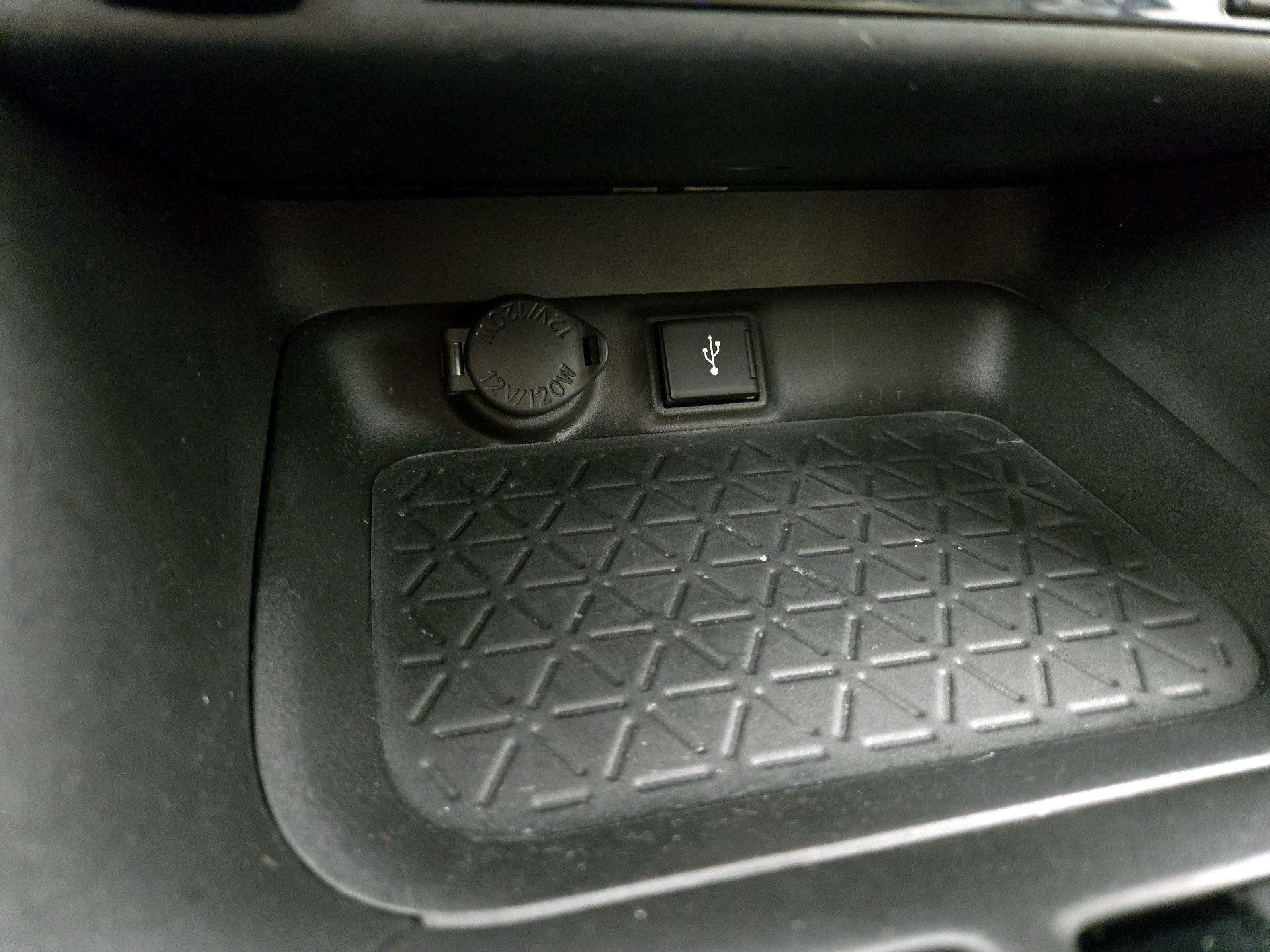 Thumbnail: 2021 Toyota RAV4 - 18