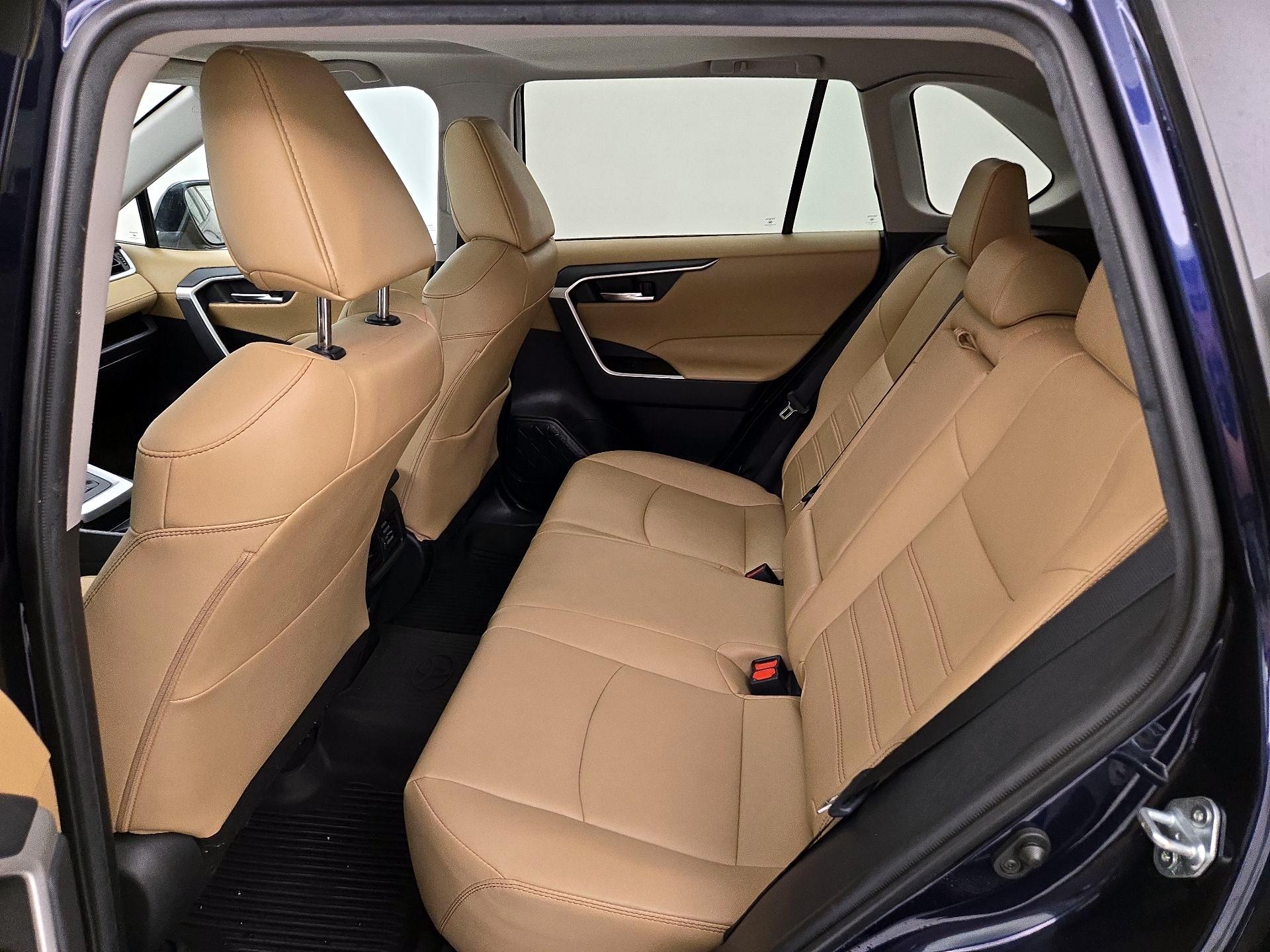 Thumbnail: 2021 Toyota RAV4 - 20