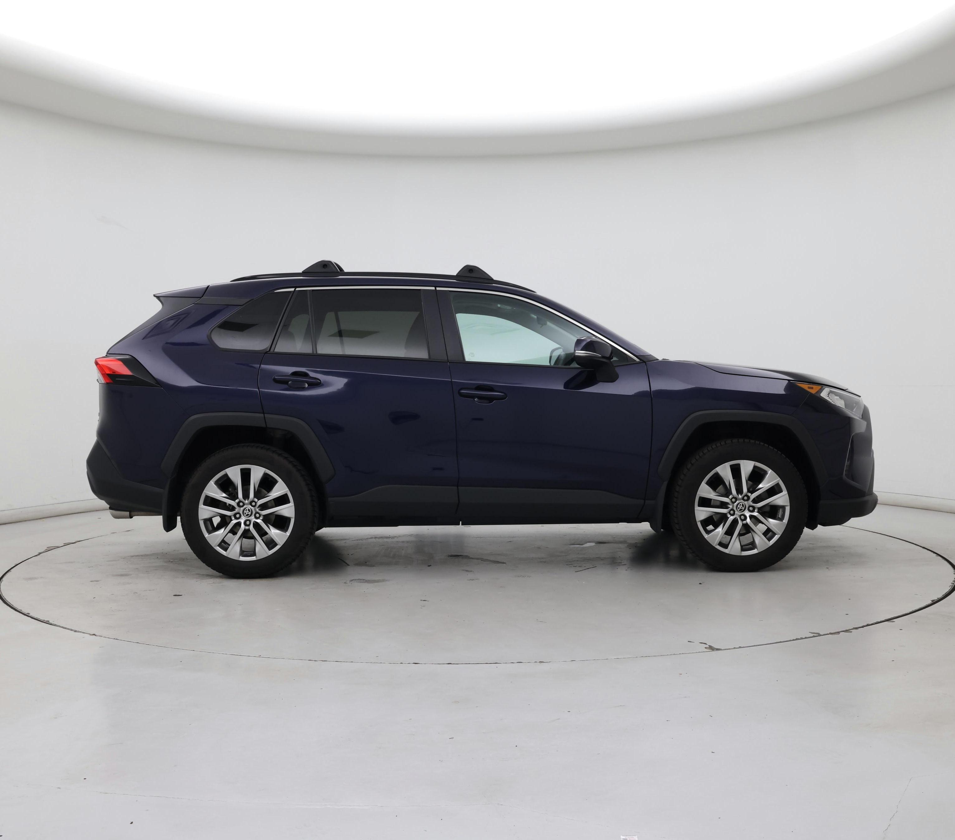 Thumbnail: 2021 Toyota RAV4 - 7