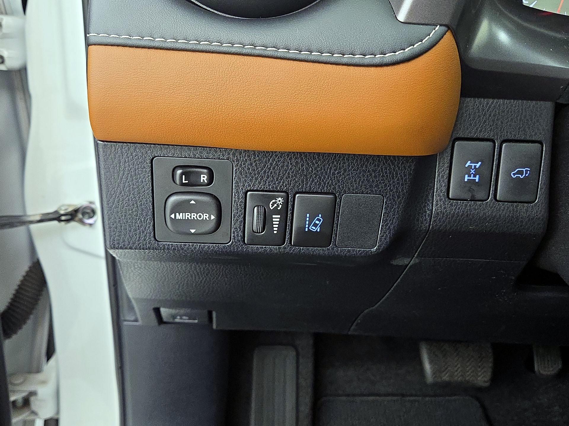 Thumbnail: 2017 Toyota RAV4 - 13