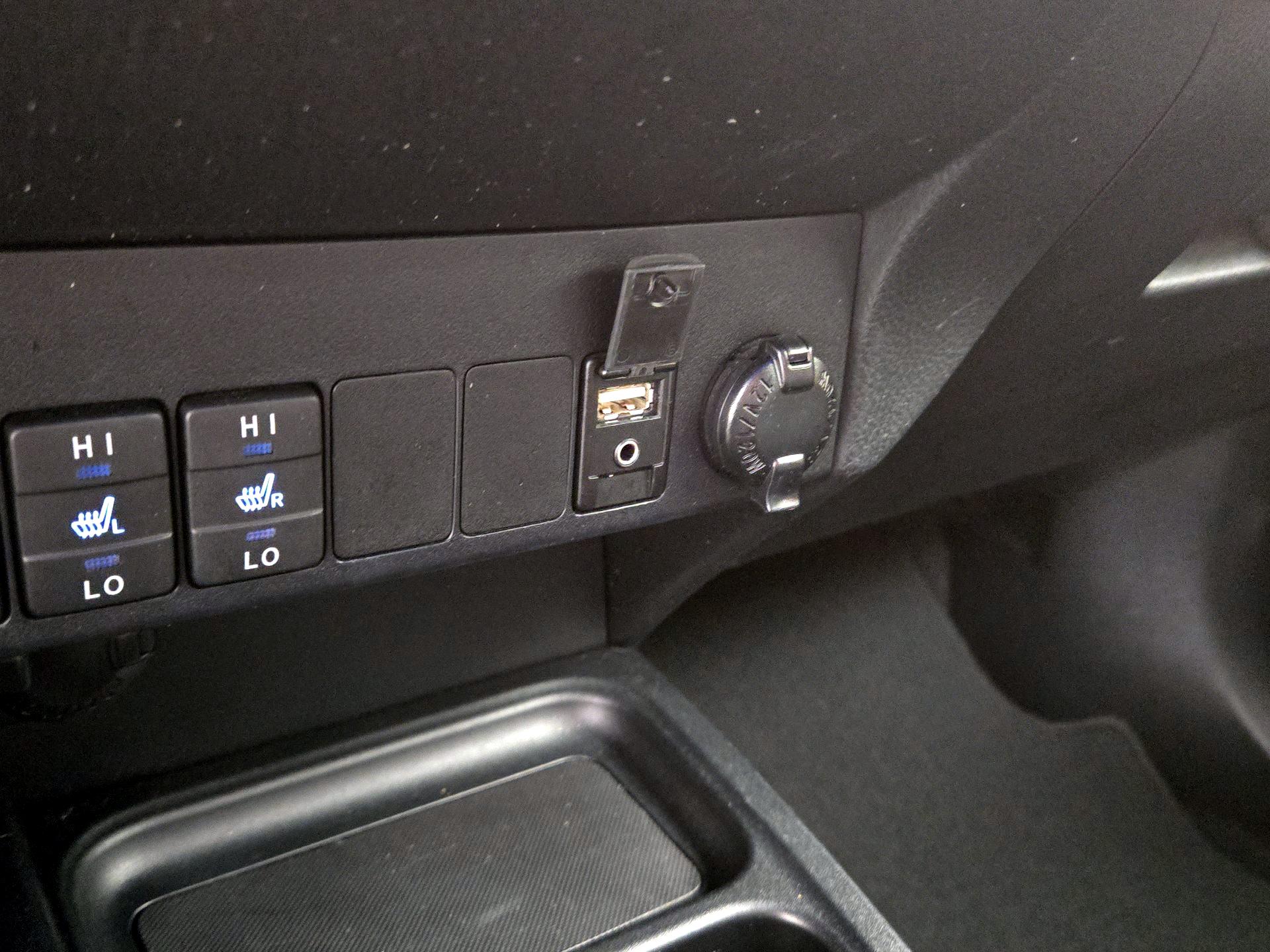 Thumbnail: 2017 Toyota RAV4 - 18