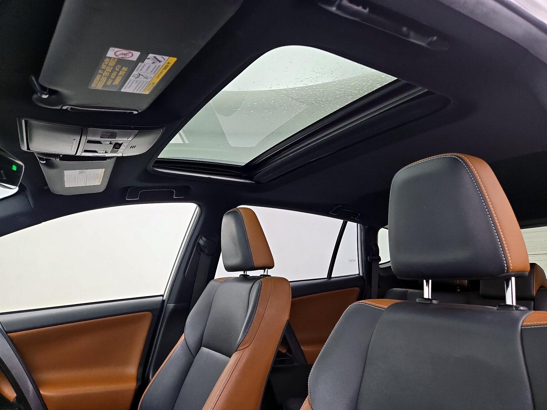 Thumbnail: 2017 Toyota RAV4 - 19