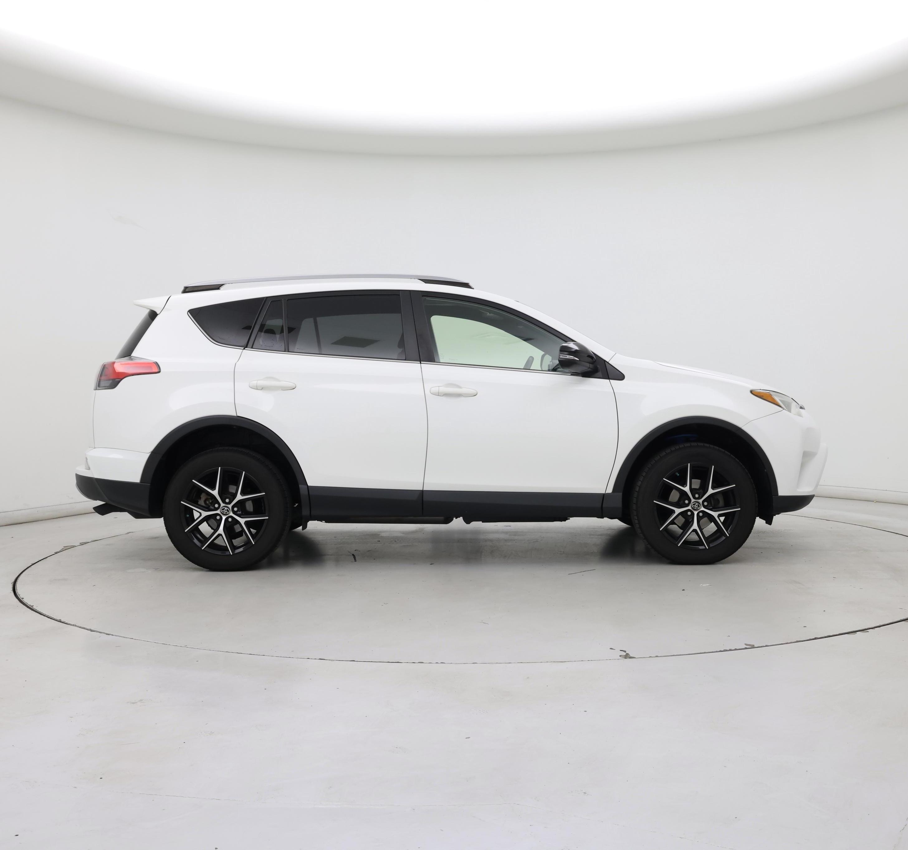 Thumbnail: 2017 Toyota RAV4 - 7