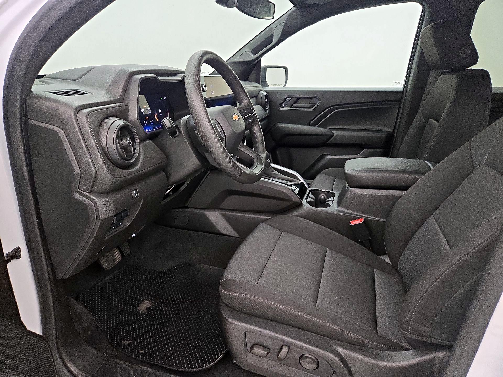Thumbnail: 2024 Chevrolet Colorado - 11